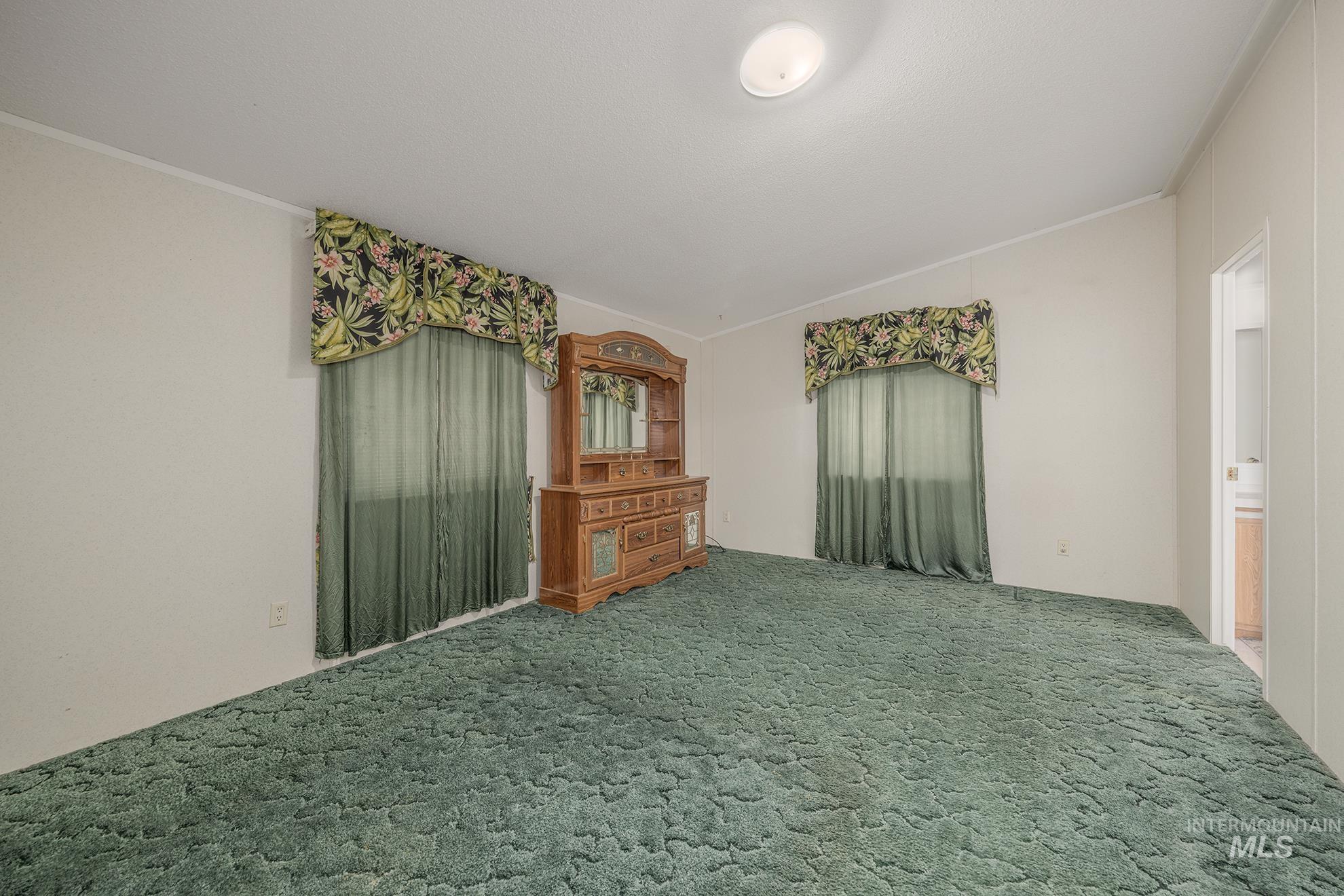 1915 Thomas Circle, Ontario, Oregon 97914, 3 Bedrooms, 2 Bathrooms, Residential For Sale, Price $269,900,MLS 98971387