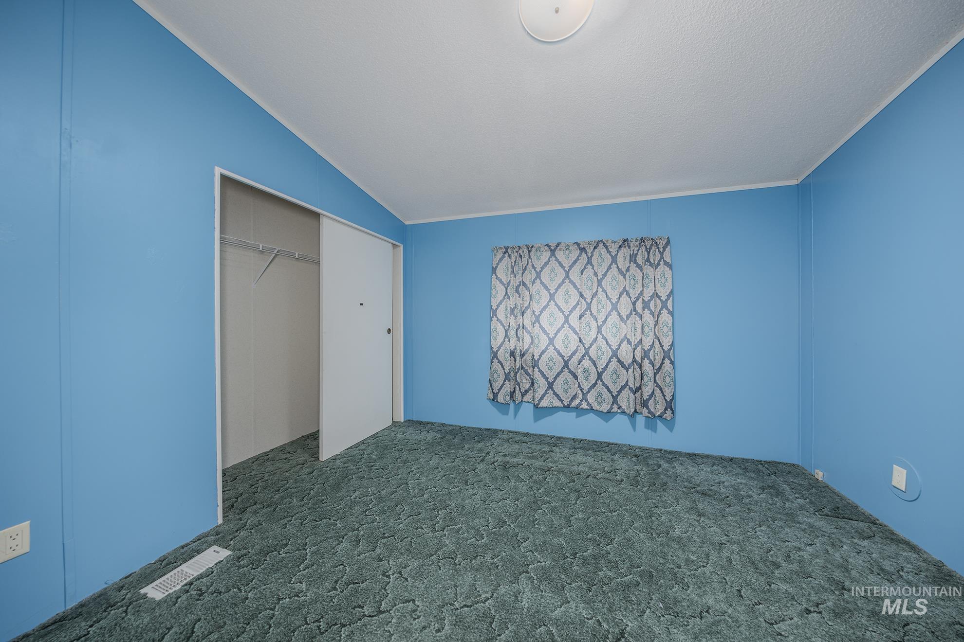 1915 Thomas Circle, Ontario, Oregon 97914, 3 Bedrooms, 2 Bathrooms, Residential For Sale, Price $269,900,MLS 98971387