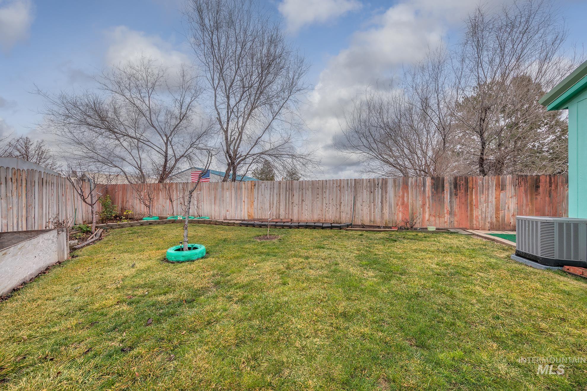 1915 Thomas Circle, Ontario, Oregon 97914, 3 Bedrooms, 2 Bathrooms, Residential For Sale, Price $269,900,MLS 98971387