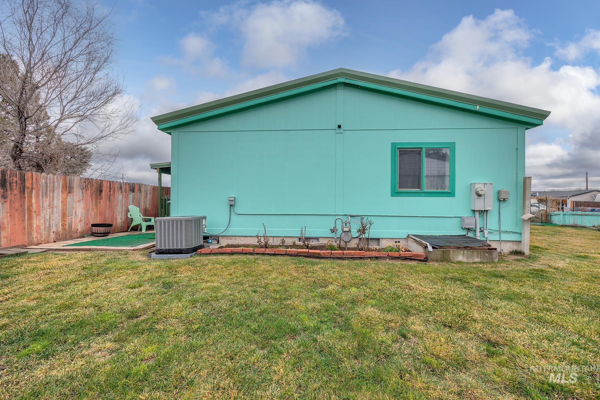 1915 Thomas Circle, Ontario, Oregon 97914, 3 Bedrooms, 2 Bathrooms, Residential For Sale, Price $269,900,MLS 98971387