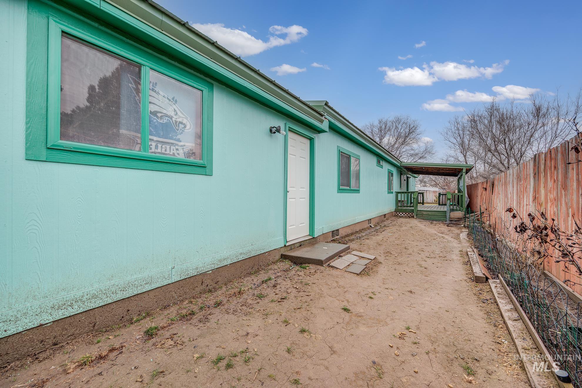 1915 Thomas Circle, Ontario, Oregon 97914, 3 Bedrooms, 2 Bathrooms, Residential For Sale, Price $269,900,MLS 98971387