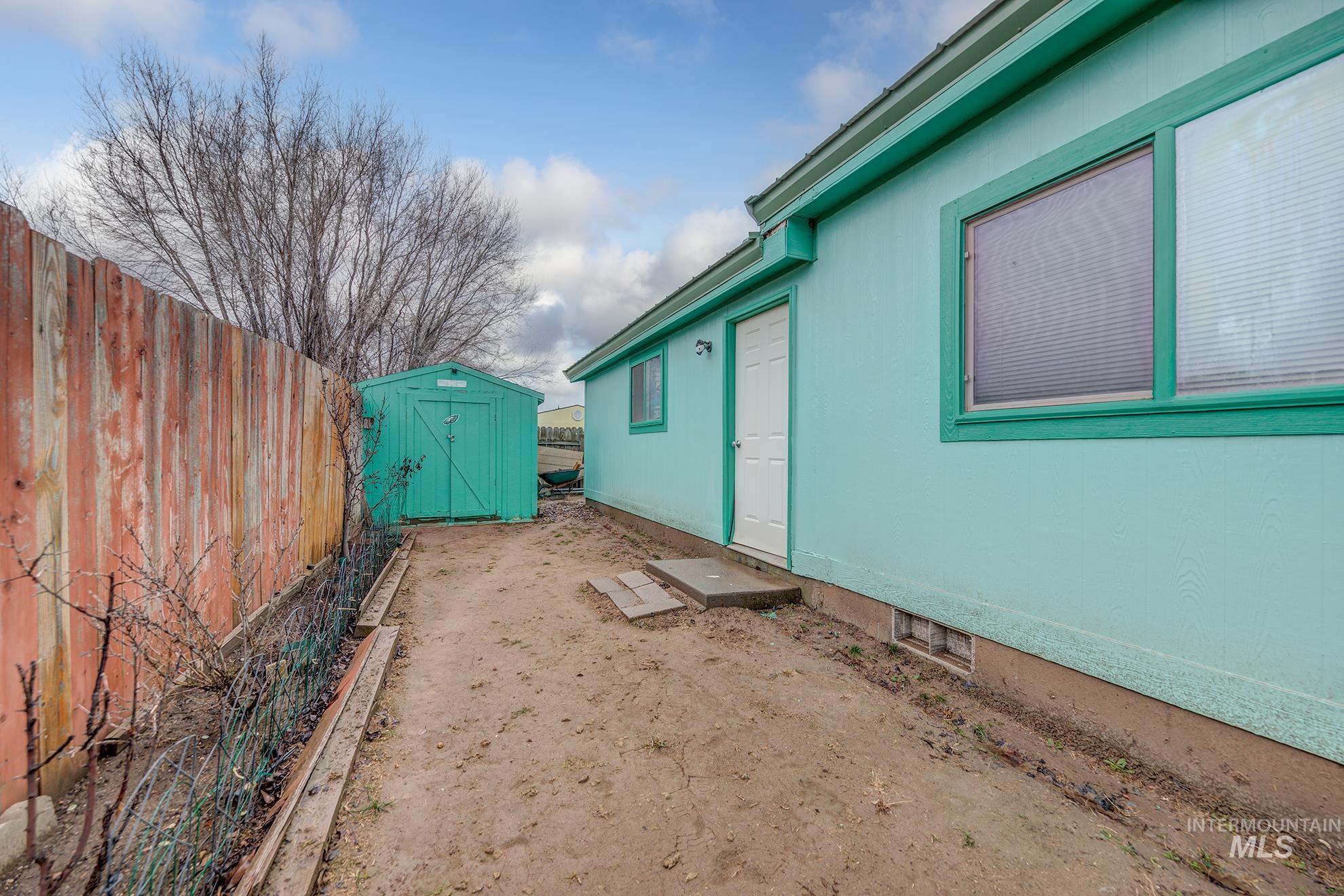 1915 Thomas Circle, Ontario, Oregon 97914, 3 Bedrooms, 2 Bathrooms, Residential For Sale, Price $269,900,MLS 98971387