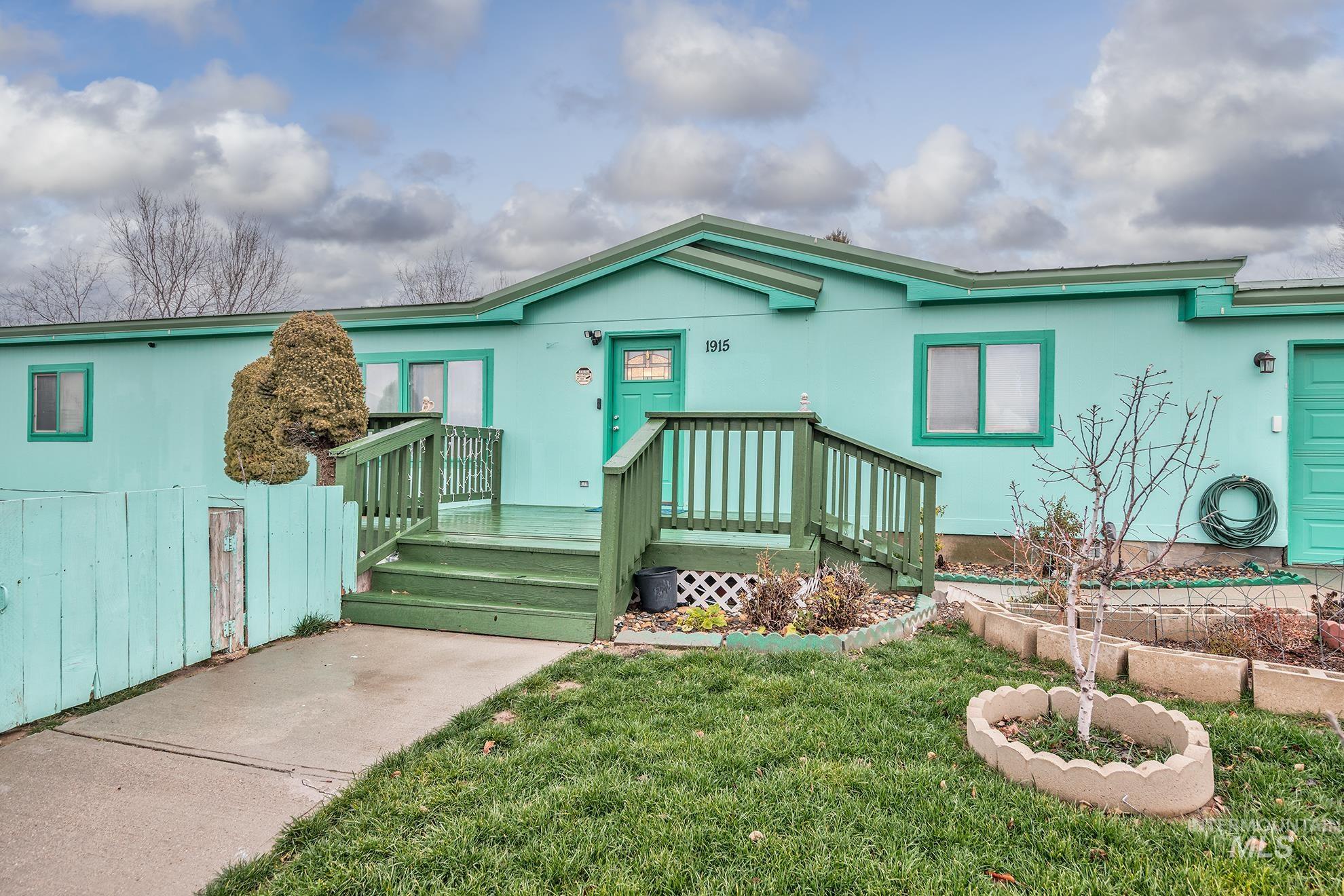 1915 Thomas Circle, Ontario, Oregon 97914, 3 Bedrooms, 2 Bathrooms, Residential For Sale, Price $269,900,MLS 98971387