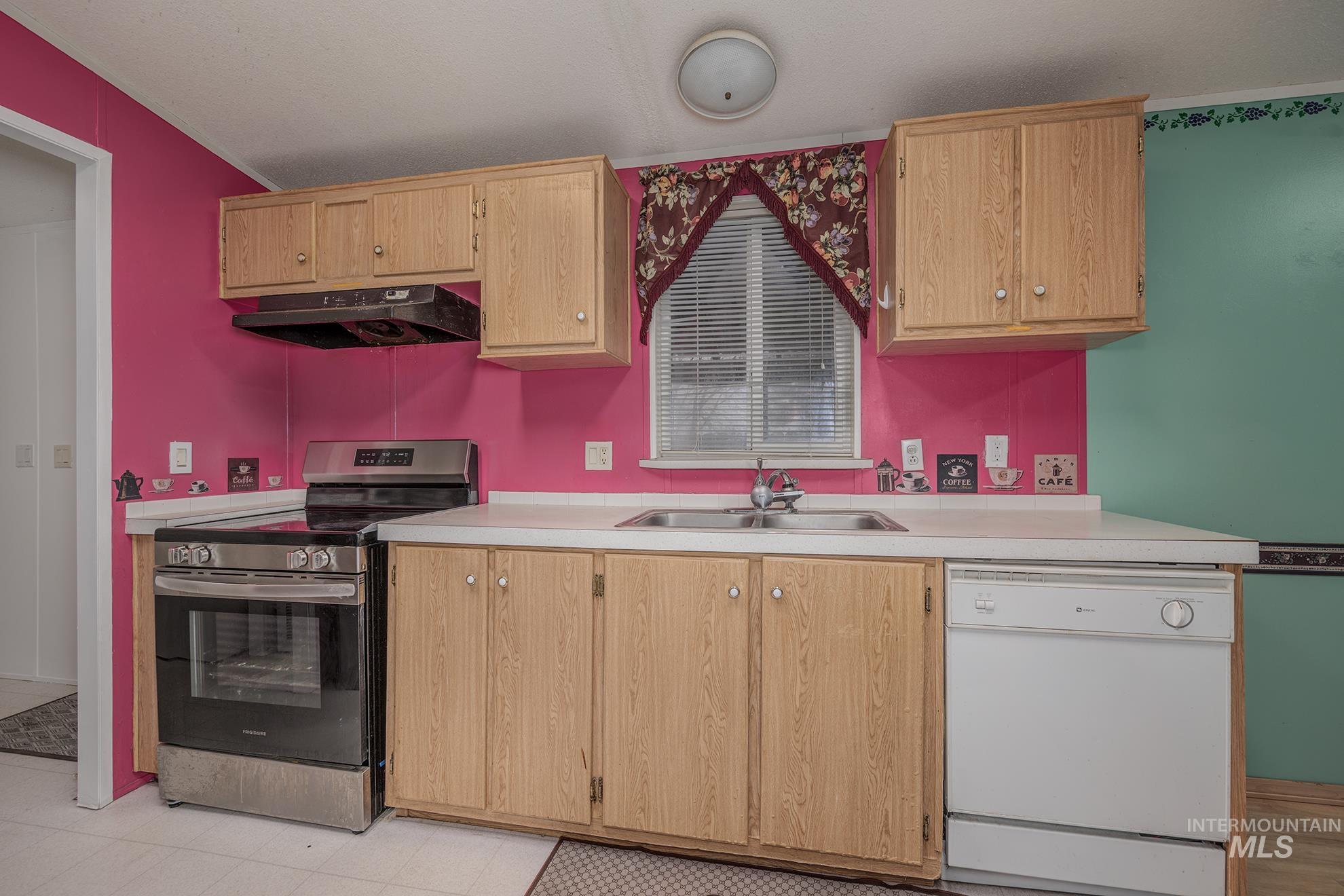 1915 Thomas Circle, Ontario, Oregon 97914, 3 Bedrooms, 2 Bathrooms, Residential For Sale, Price $269,900,MLS 98971387