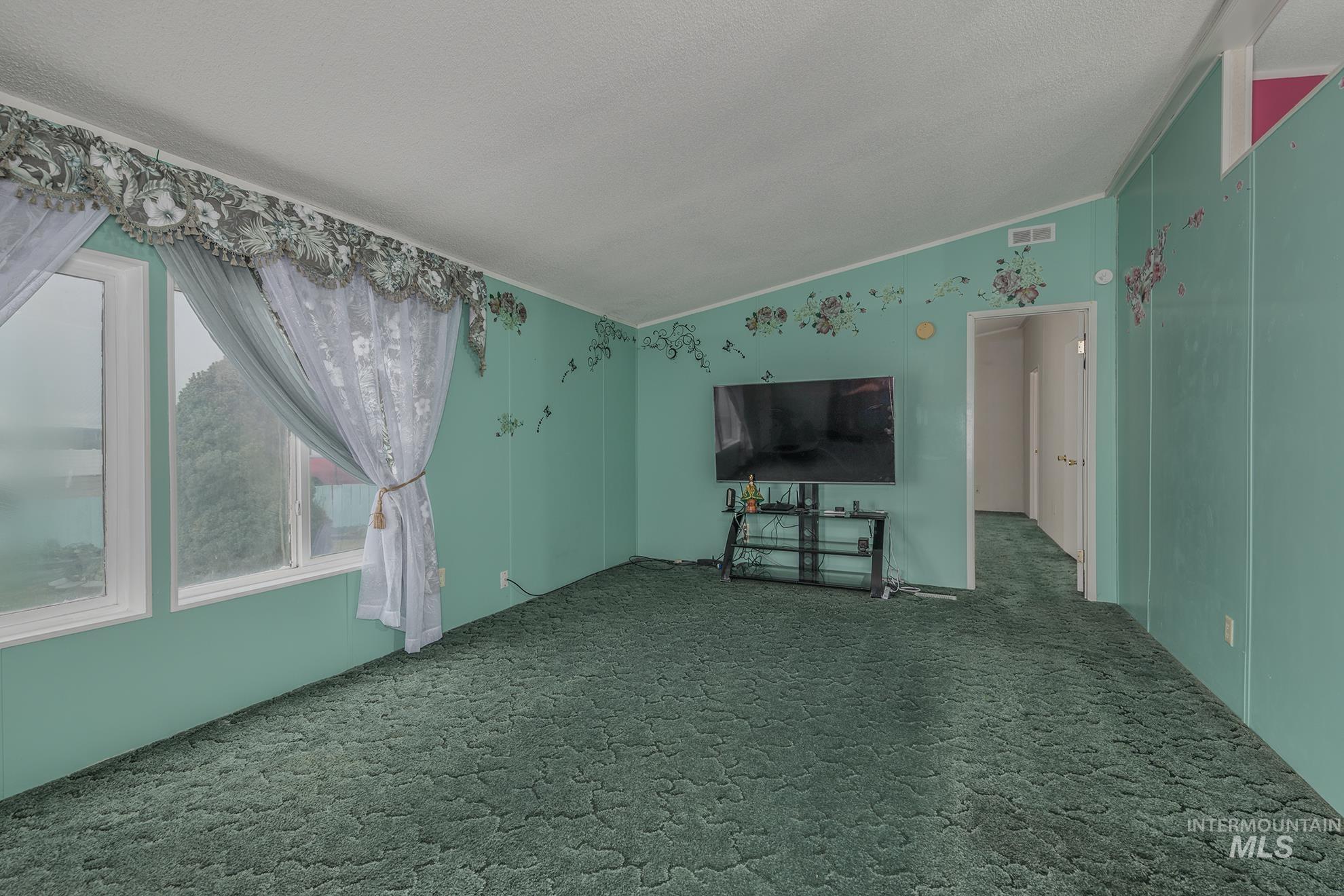 1915 Thomas Circle, Ontario, Oregon 97914, 3 Bedrooms, 2 Bathrooms, Residential For Sale, Price $269,900,MLS 98971387