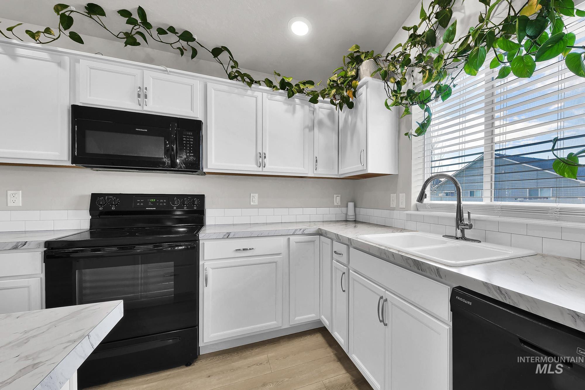 19619 Delmarva Ave, Caldwell, Idaho 83605, 4 Bedrooms, 2 Bathrooms, Residential For Sale, Price $414,900,MLS 98971388