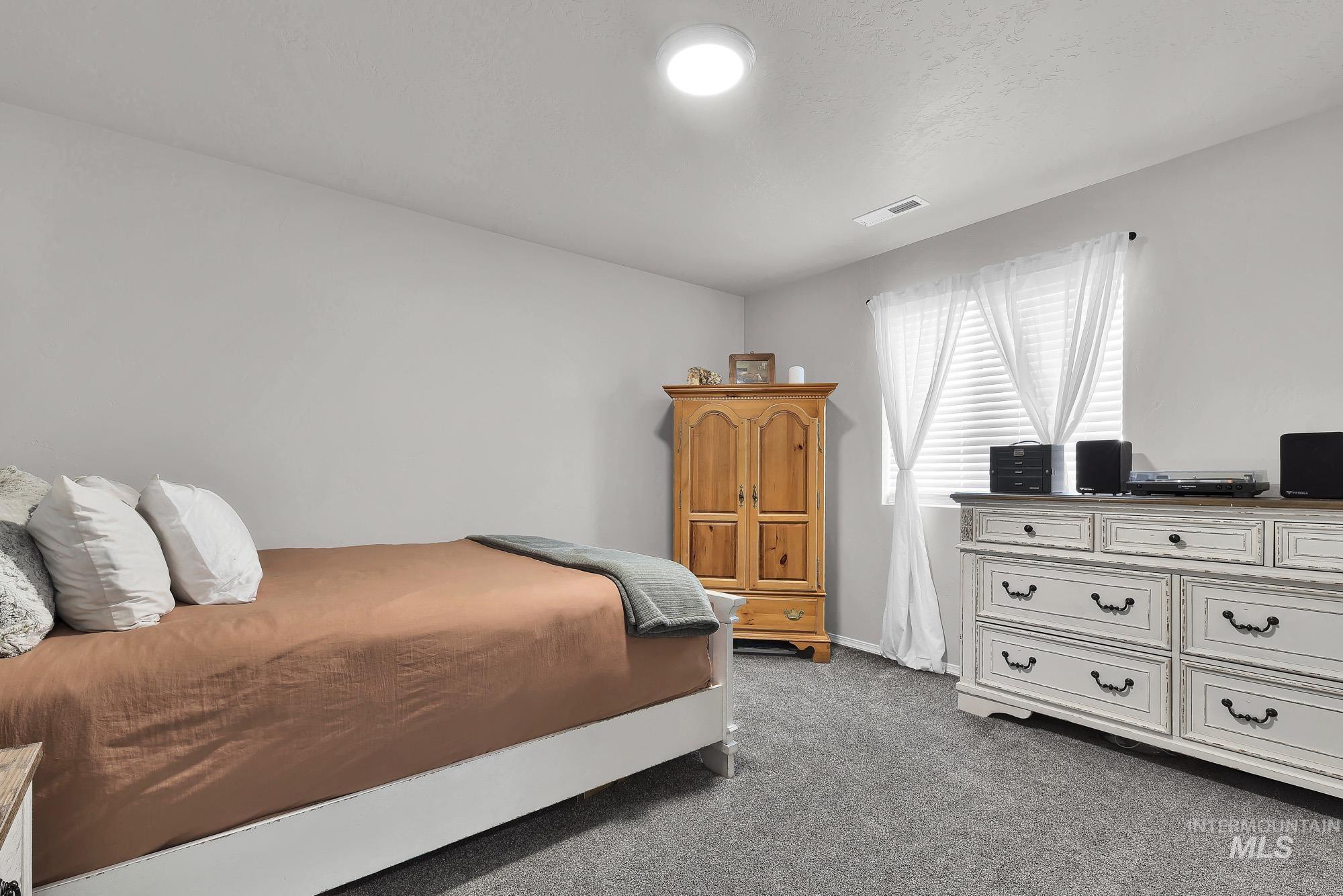 19619 Delmarva Ave, Caldwell, Idaho 83605, 4 Bedrooms, 2 Bathrooms, Residential For Sale, Price $414,900,MLS 98971388