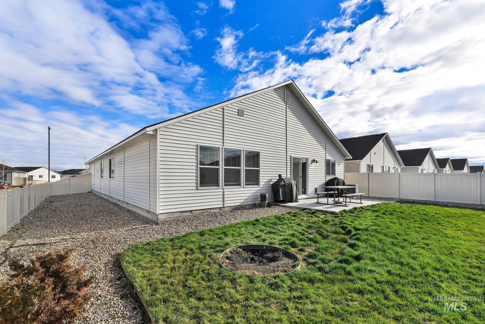 19619 Delmarva Ave, Caldwell, Idaho 83605, 4 Bedrooms, 2 Bathrooms, Residential For Sale, Price $414,900,MLS 98971388