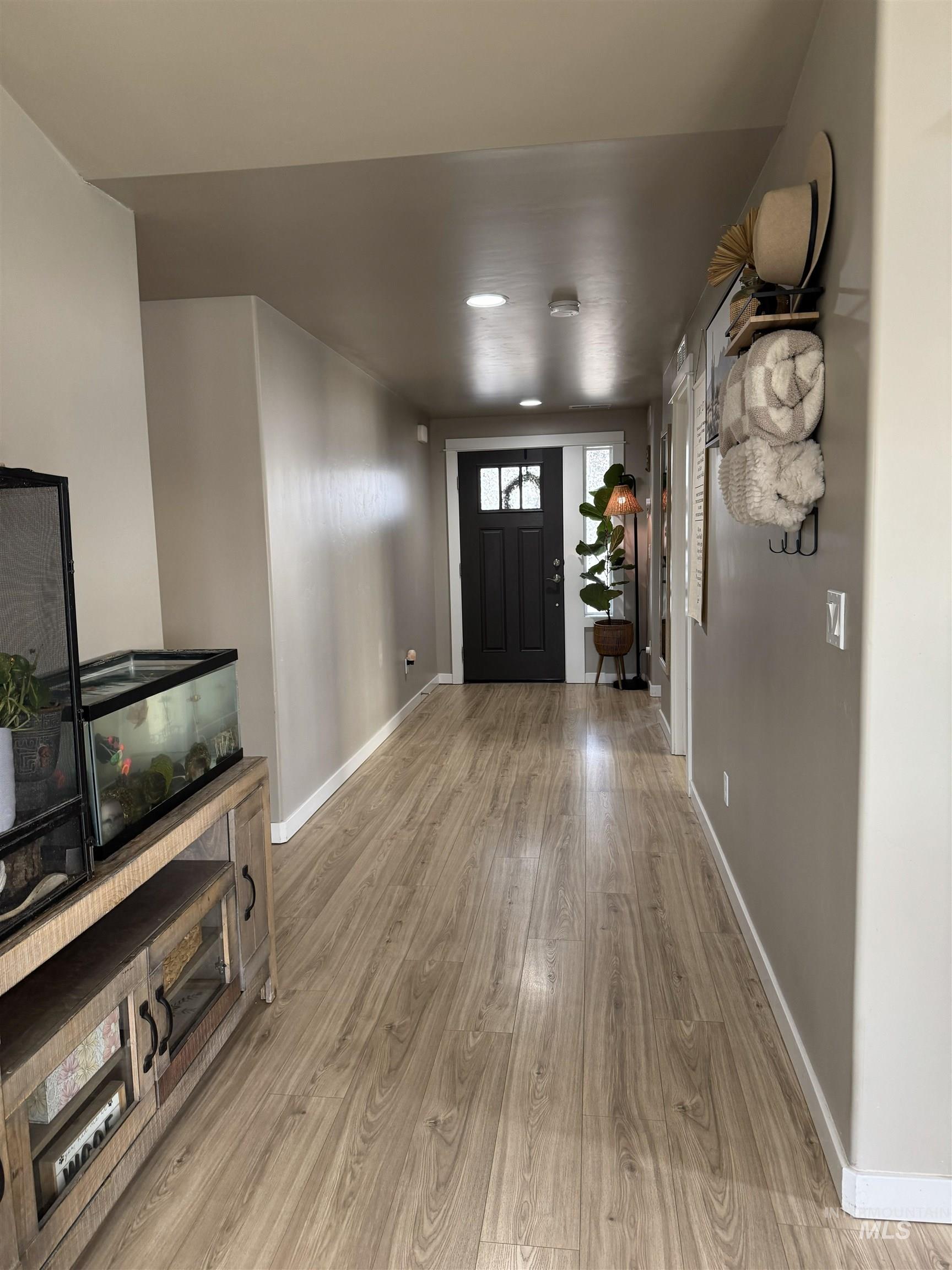 11505 W Baserri Dr, Boise, Idaho 83709, 3 Bedrooms, 2 Bathrooms, Residential For Sale, Price $428,000,MLS 98971396