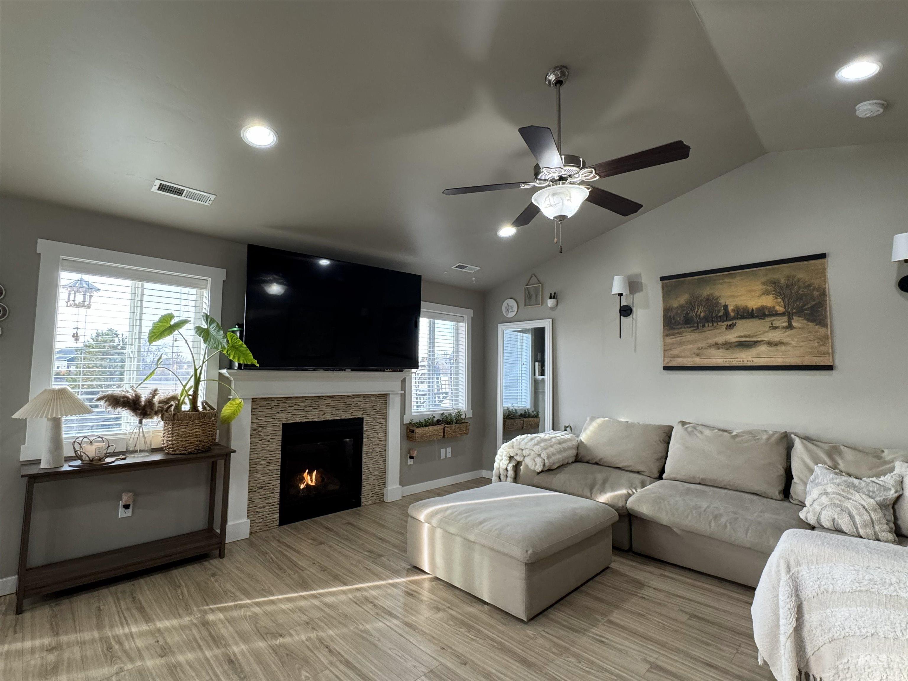 11505 W Baserri Dr, Boise, Idaho 83709, 3 Bedrooms, 2 Bathrooms, Residential For Sale, Price $428,000,MLS 98971396