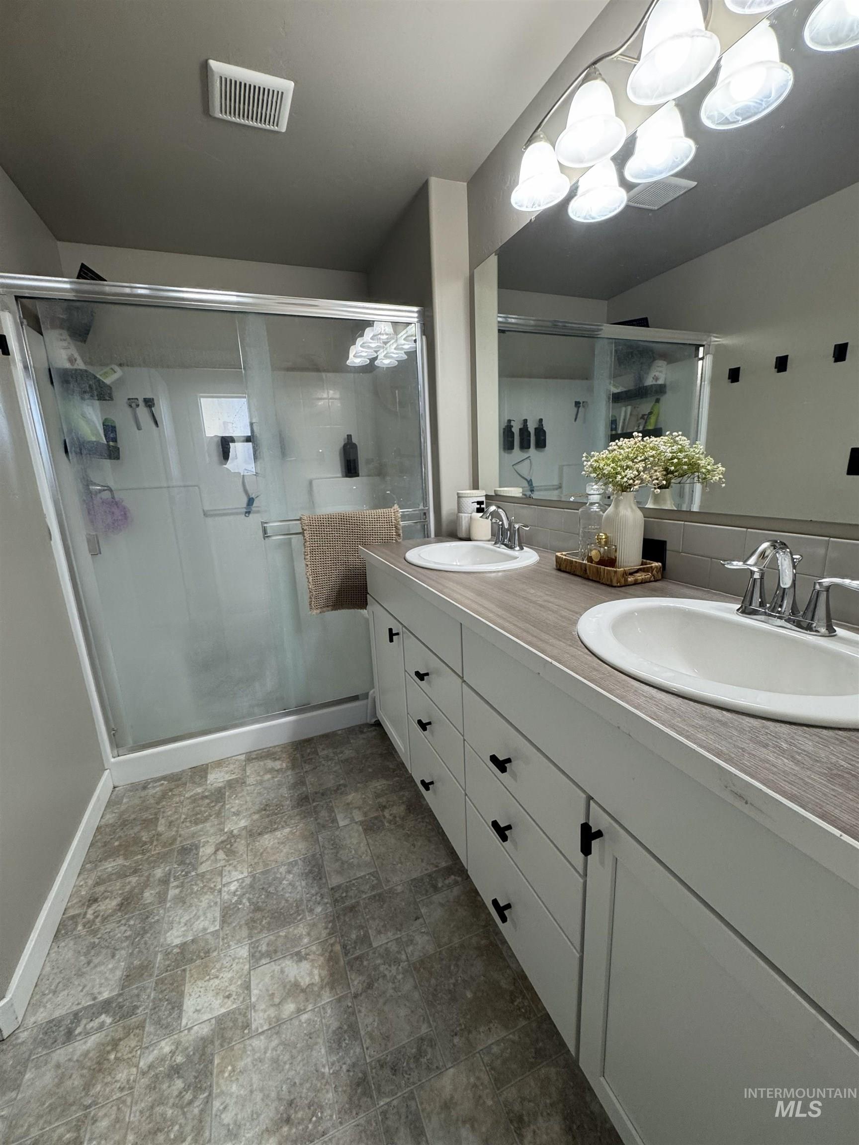 11505 W Baserri Dr, Boise, Idaho 83709, 3 Bedrooms, 2 Bathrooms, Residential For Sale, Price $428,000,MLS 98971396