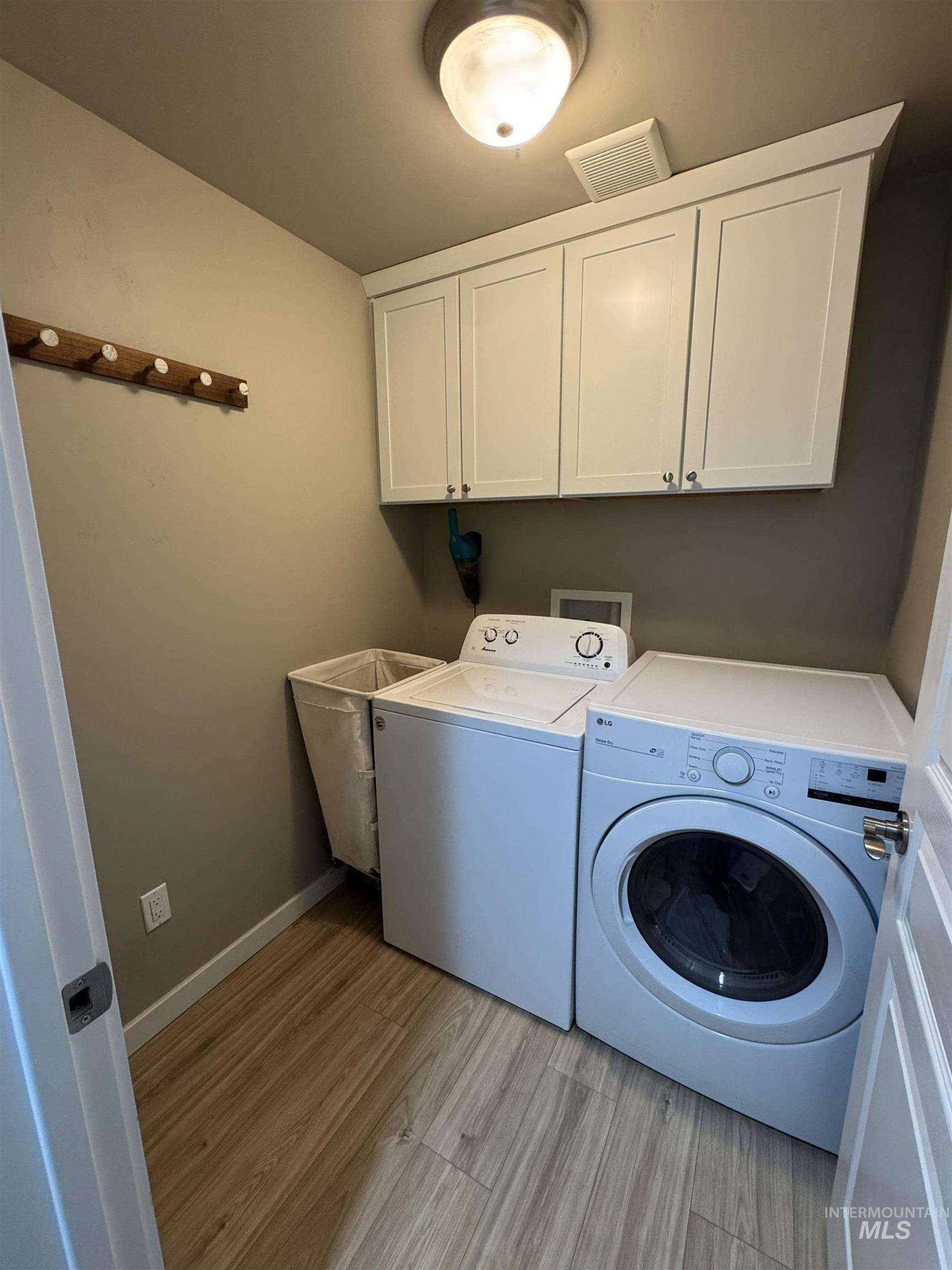 11505 W Baserri Dr, Boise, Idaho 83709, 3 Bedrooms, 2 Bathrooms, Residential For Sale, Price $428,000,MLS 98971396