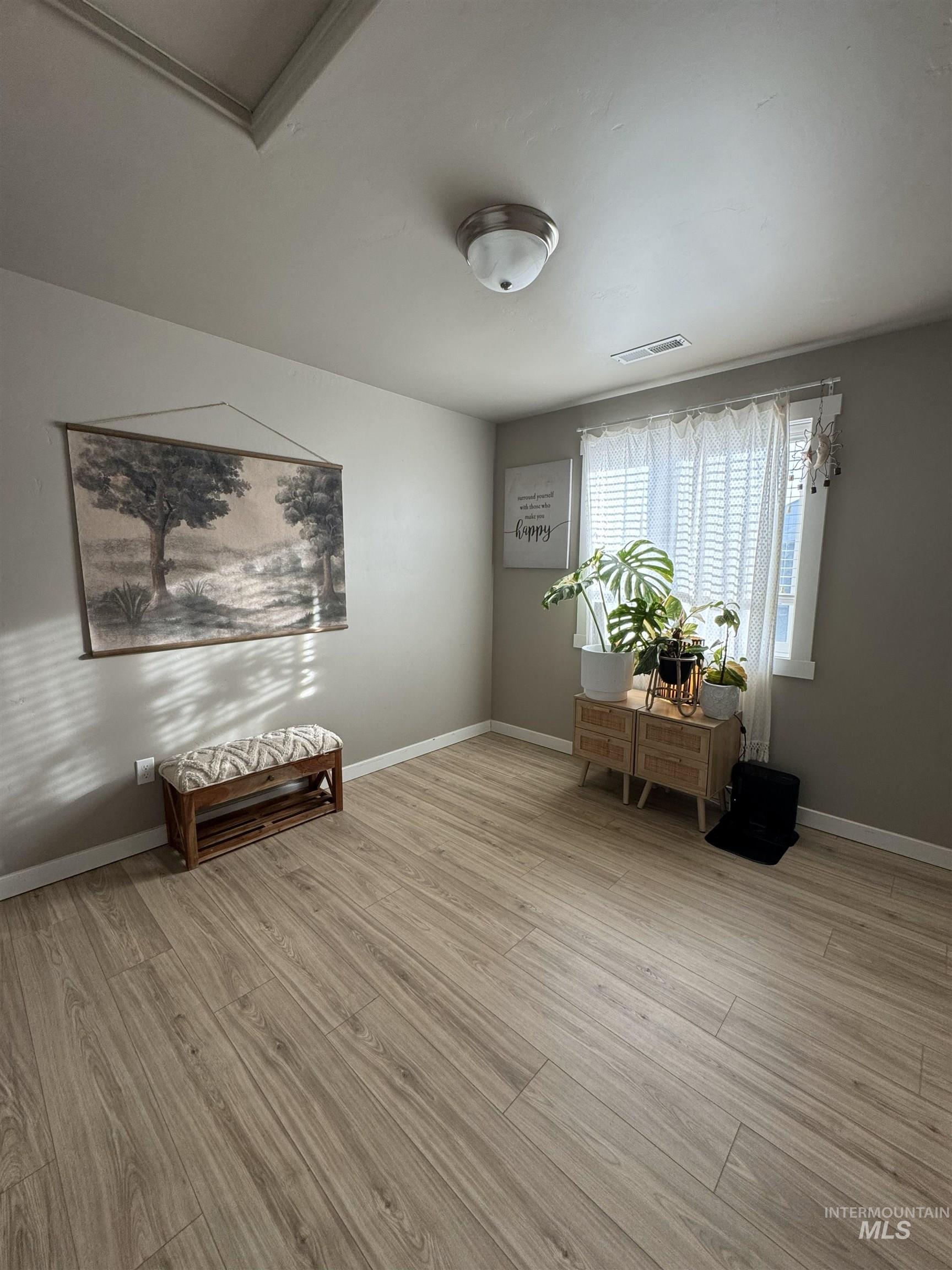 11505 W Baserri Dr, Boise, Idaho 83709, 3 Bedrooms, 2 Bathrooms, Residential For Sale, Price $428,000,MLS 98971396