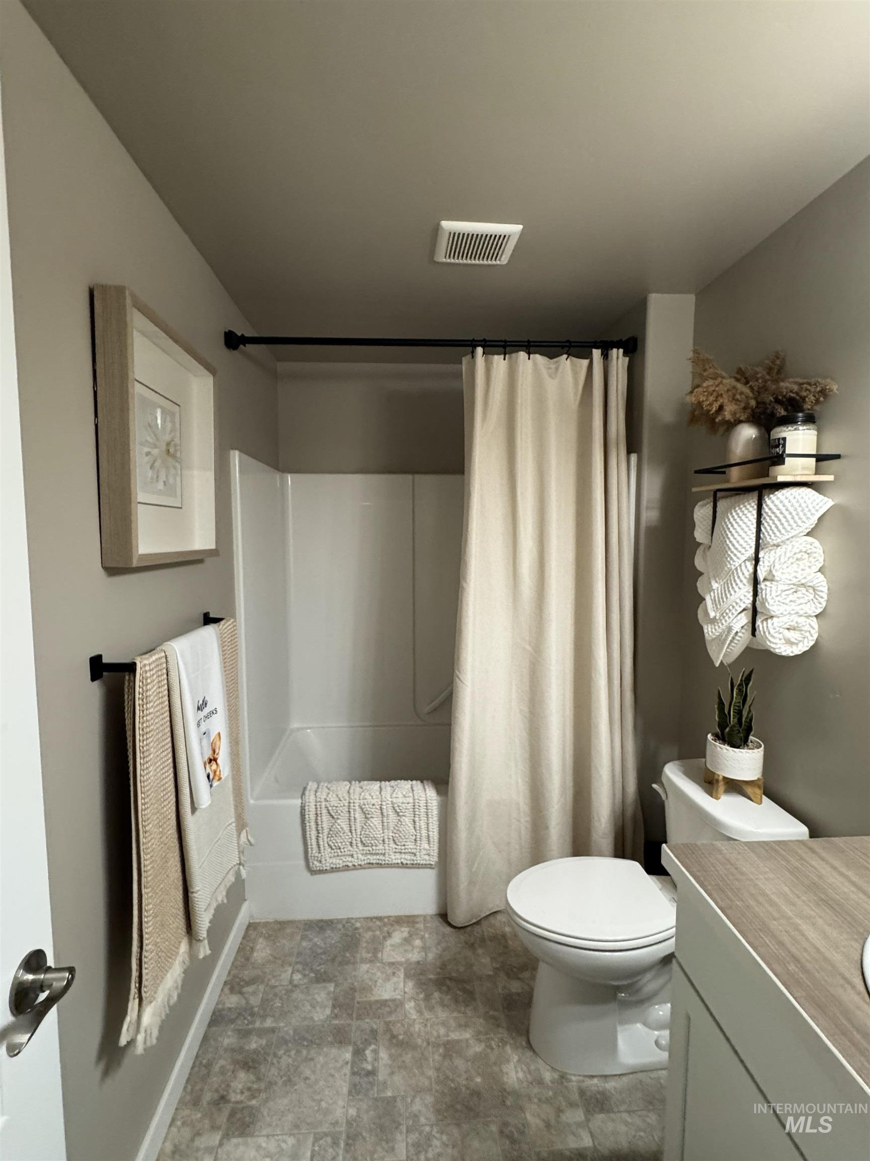 11505 W Baserri Dr, Boise, Idaho 83709, 3 Bedrooms, 2 Bathrooms, Residential For Sale, Price $428,000,MLS 98971396