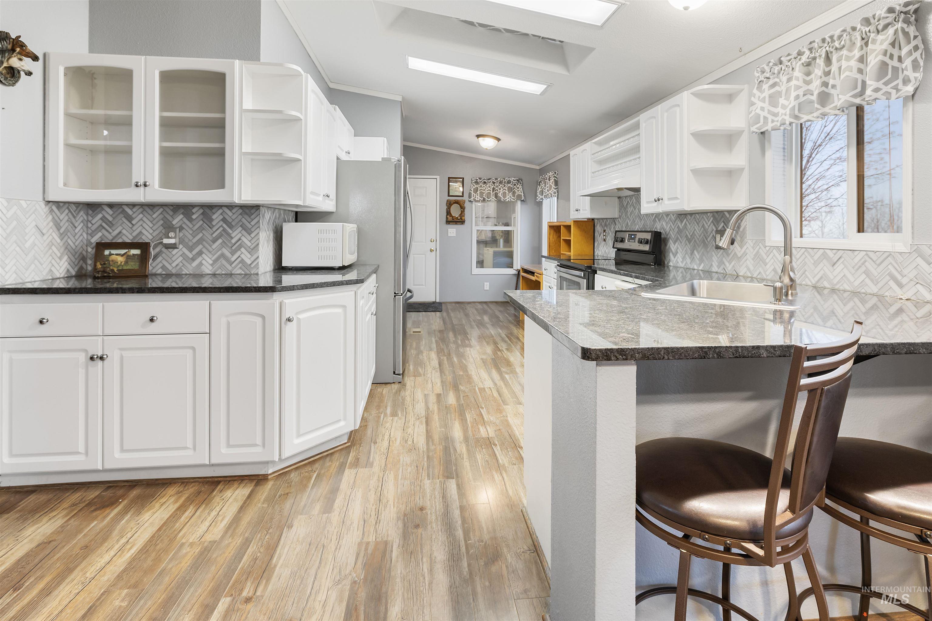 860 Eagles Point BLVD., Lewiston, Idaho 83501, 3 Bedrooms, 2 Bathrooms, Residential For Sale, Price $354,000,MLS 98971397