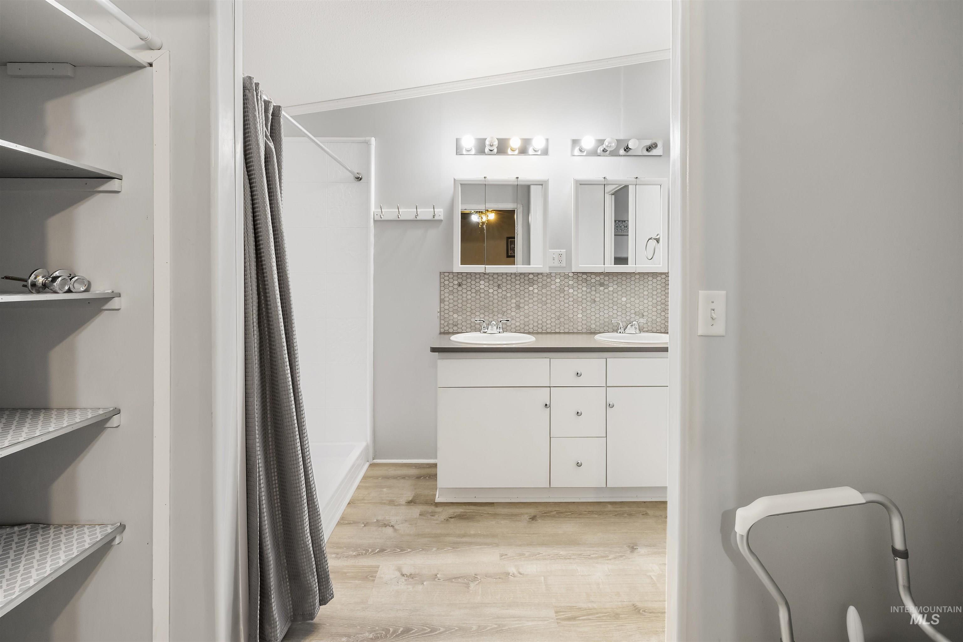 860 Eagles Point BLVD., Lewiston, Idaho 83501, 3 Bedrooms, 2 Bathrooms, Residential For Sale, Price $354,000,MLS 98971397