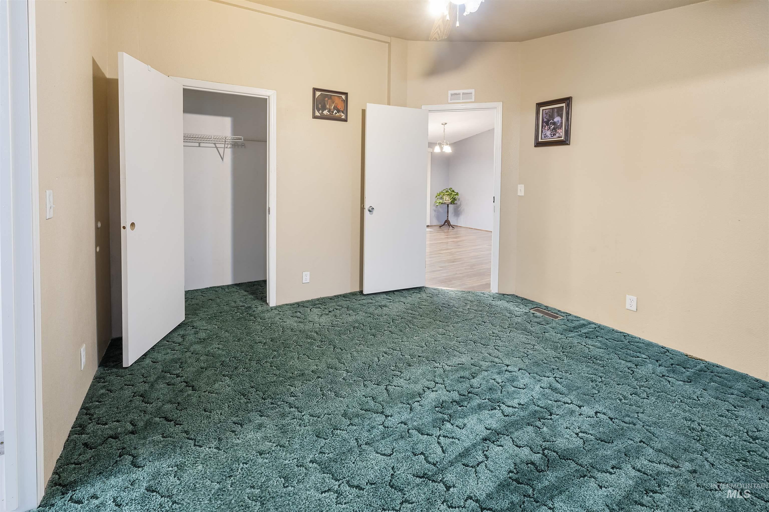 860 Eagles Point BLVD., Lewiston, Idaho 83501, 3 Bedrooms, 2 Bathrooms, Residential For Sale, Price $354,000,MLS 98971397