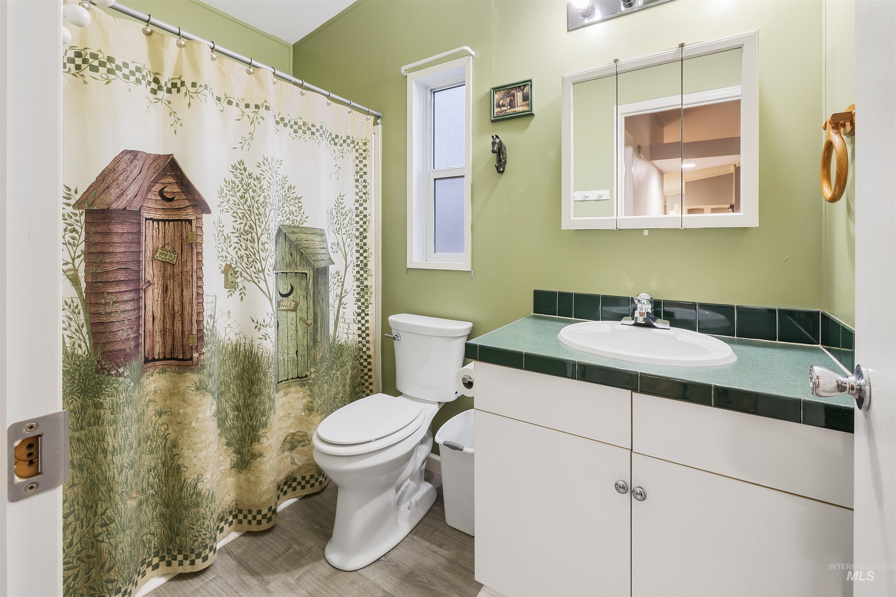 860 Eagles Point BLVD., Lewiston, Idaho 83501, 3 Bedrooms, 2 Bathrooms, Residential For Sale, Price $354,000,MLS 98971397