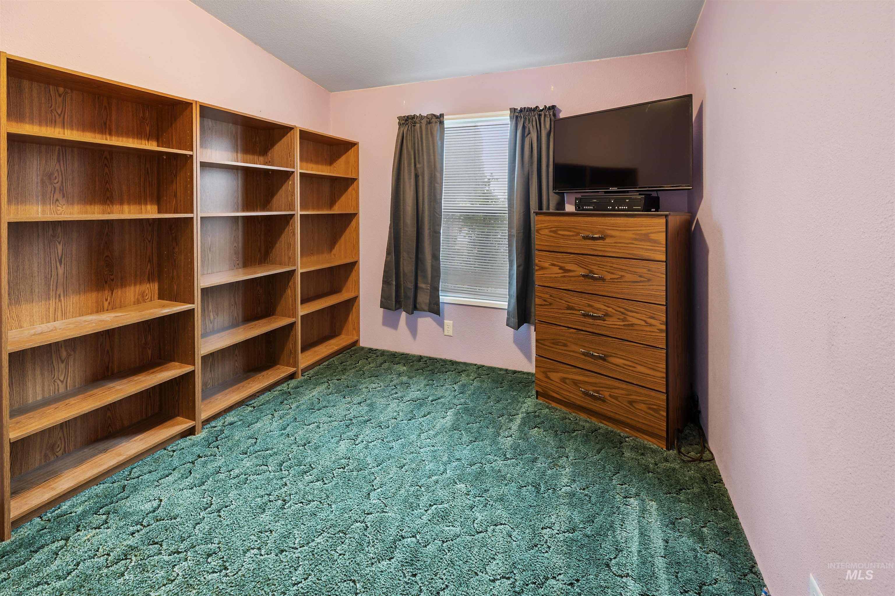 860 Eagles Point BLVD., Lewiston, Idaho 83501, 3 Bedrooms, 2 Bathrooms, Residential For Sale, Price $354,000,MLS 98971397