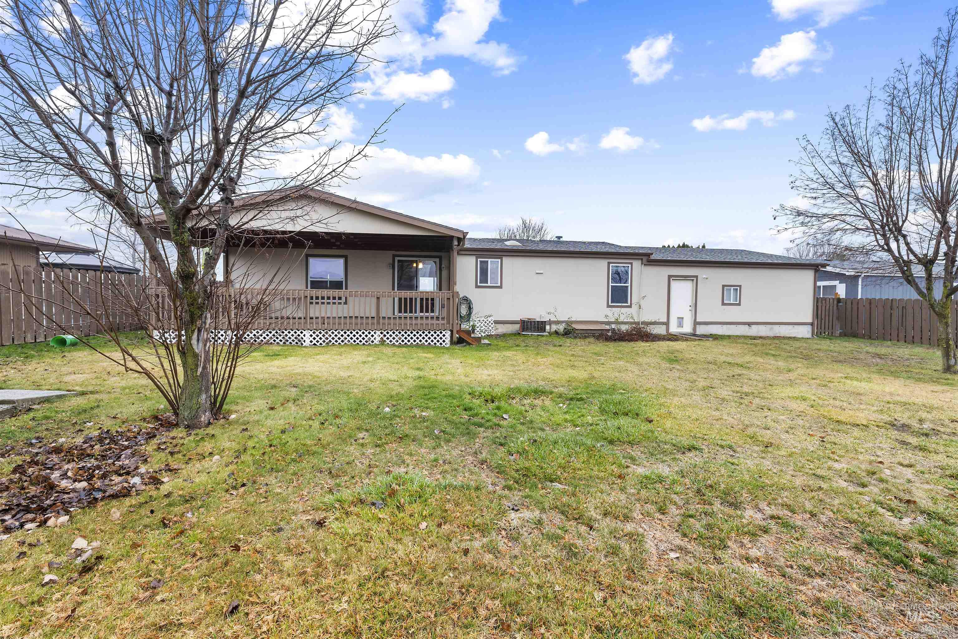 860 Eagles Point BLVD., Lewiston, Idaho 83501, 3 Bedrooms, 2 Bathrooms, Residential For Sale, Price $354,000,MLS 98971397