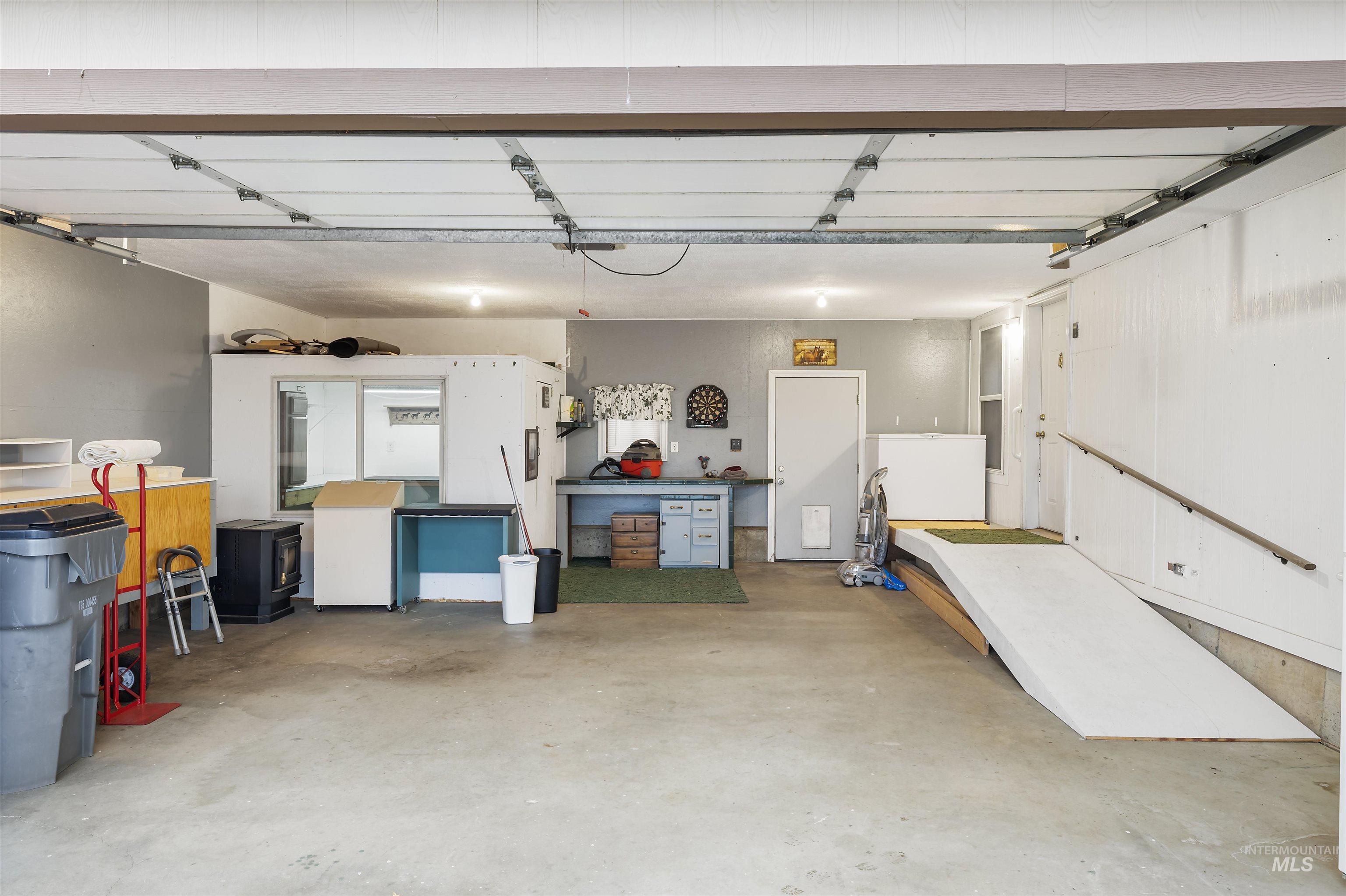 860 Eagles Point BLVD., Lewiston, Idaho 83501, 3 Bedrooms, 2 Bathrooms, Residential For Sale, Price $354,000,MLS 98971397