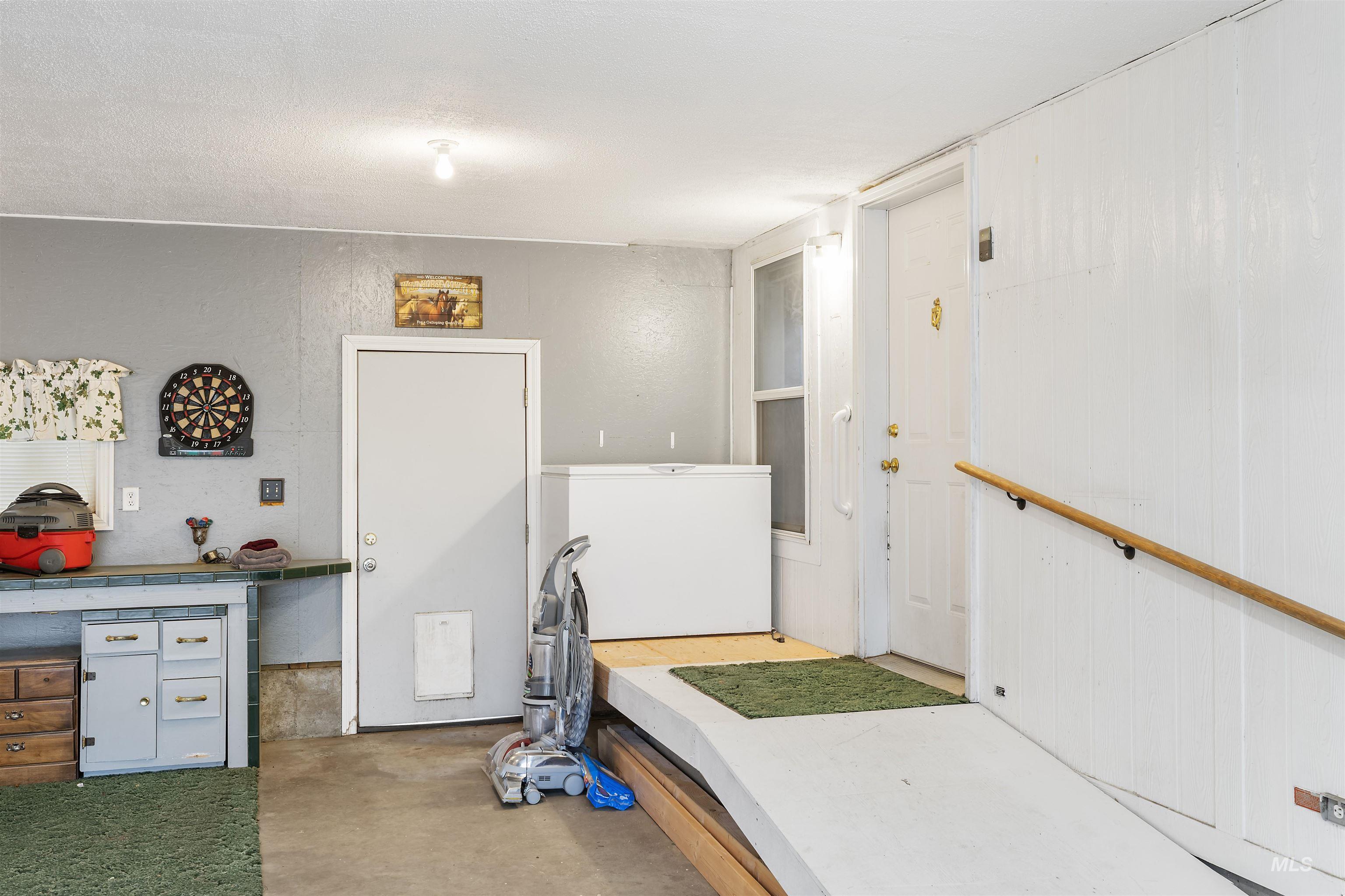 860 Eagles Point BLVD., Lewiston, Idaho 83501, 3 Bedrooms, 2 Bathrooms, Residential For Sale, Price $354,000,MLS 98971397