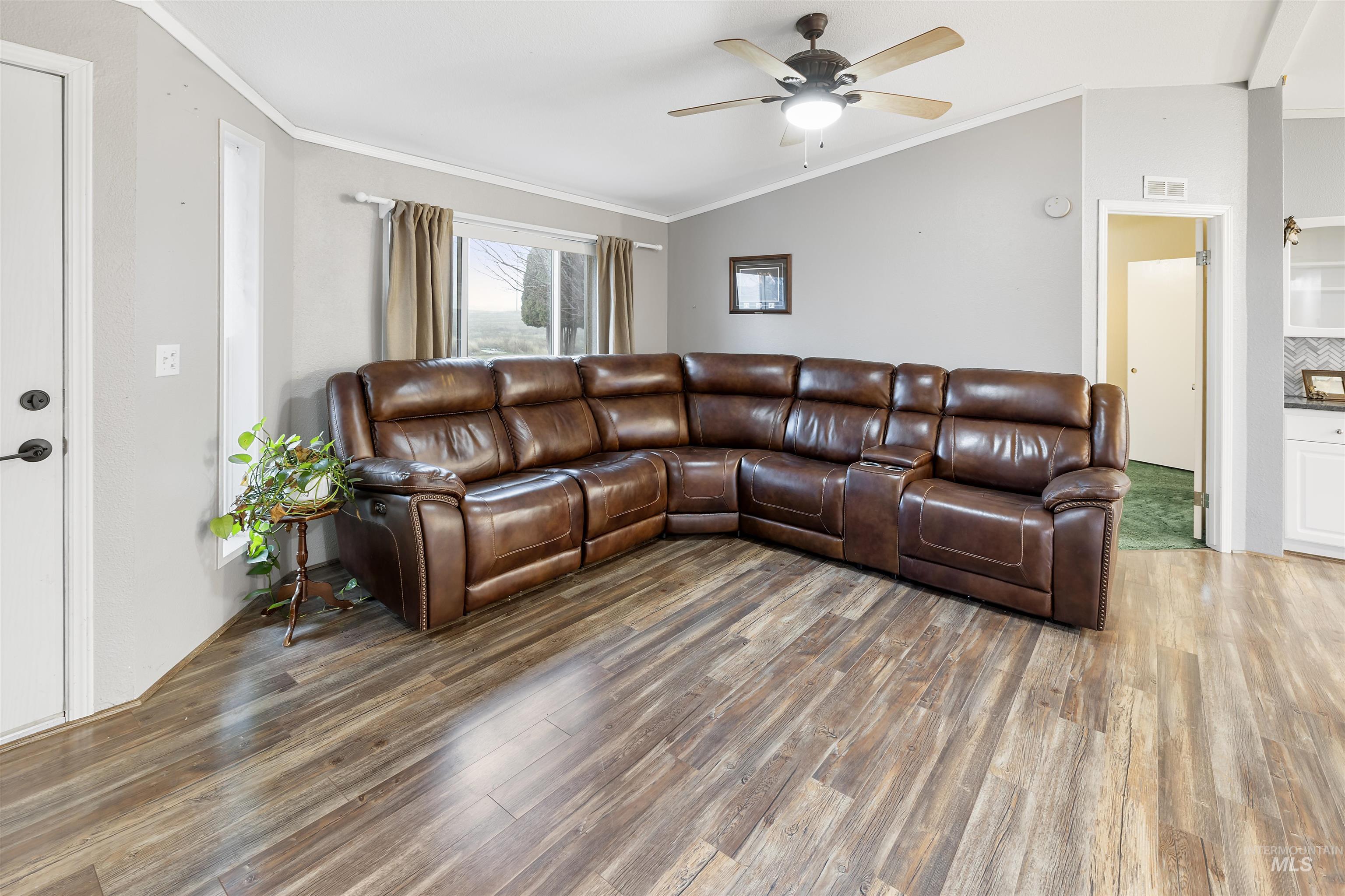 860 Eagles Point BLVD., Lewiston, Idaho 83501, 3 Bedrooms, 2 Bathrooms, Residential For Sale, Price $354,000,MLS 98971397