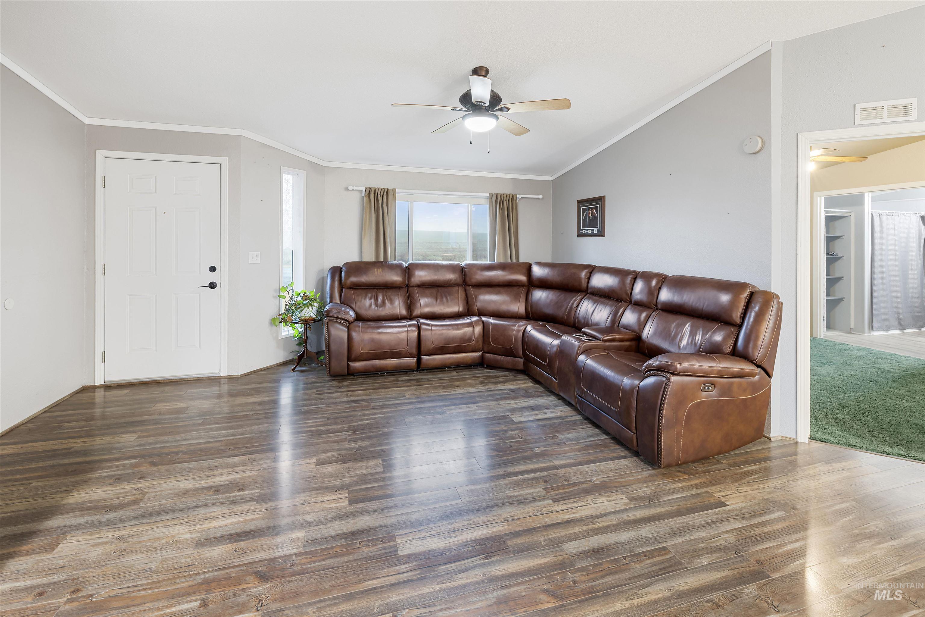 860 Eagles Point BLVD., Lewiston, Idaho 83501, 3 Bedrooms, 2 Bathrooms, Residential For Sale, Price $354,000,MLS 98971397