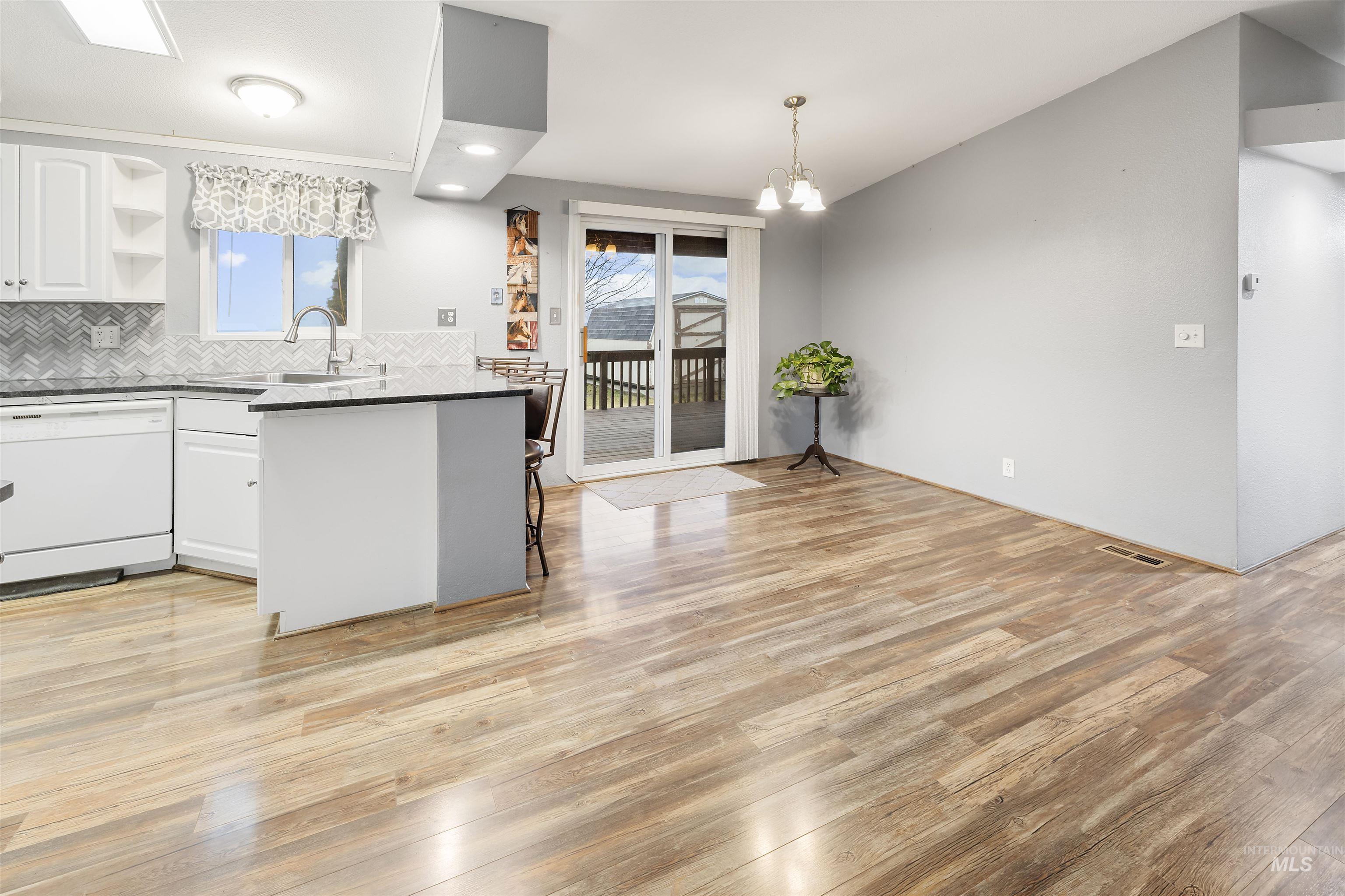 860 Eagles Point BLVD., Lewiston, Idaho 83501, 3 Bedrooms, 2 Bathrooms, Residential For Sale, Price $354,000,MLS 98971397