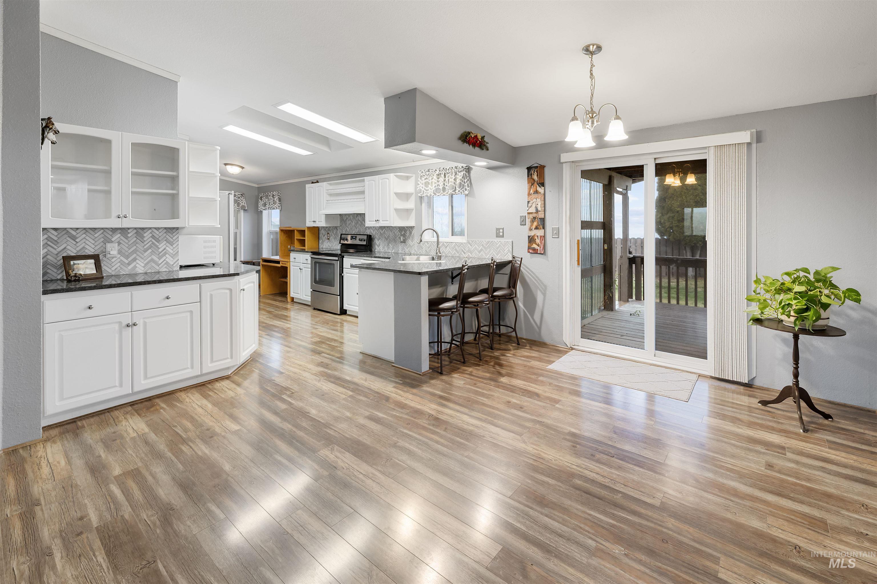 860 Eagles Point BLVD., Lewiston, Idaho 83501, 3 Bedrooms, 2 Bathrooms, Residential For Sale, Price $354,000,MLS 98971397