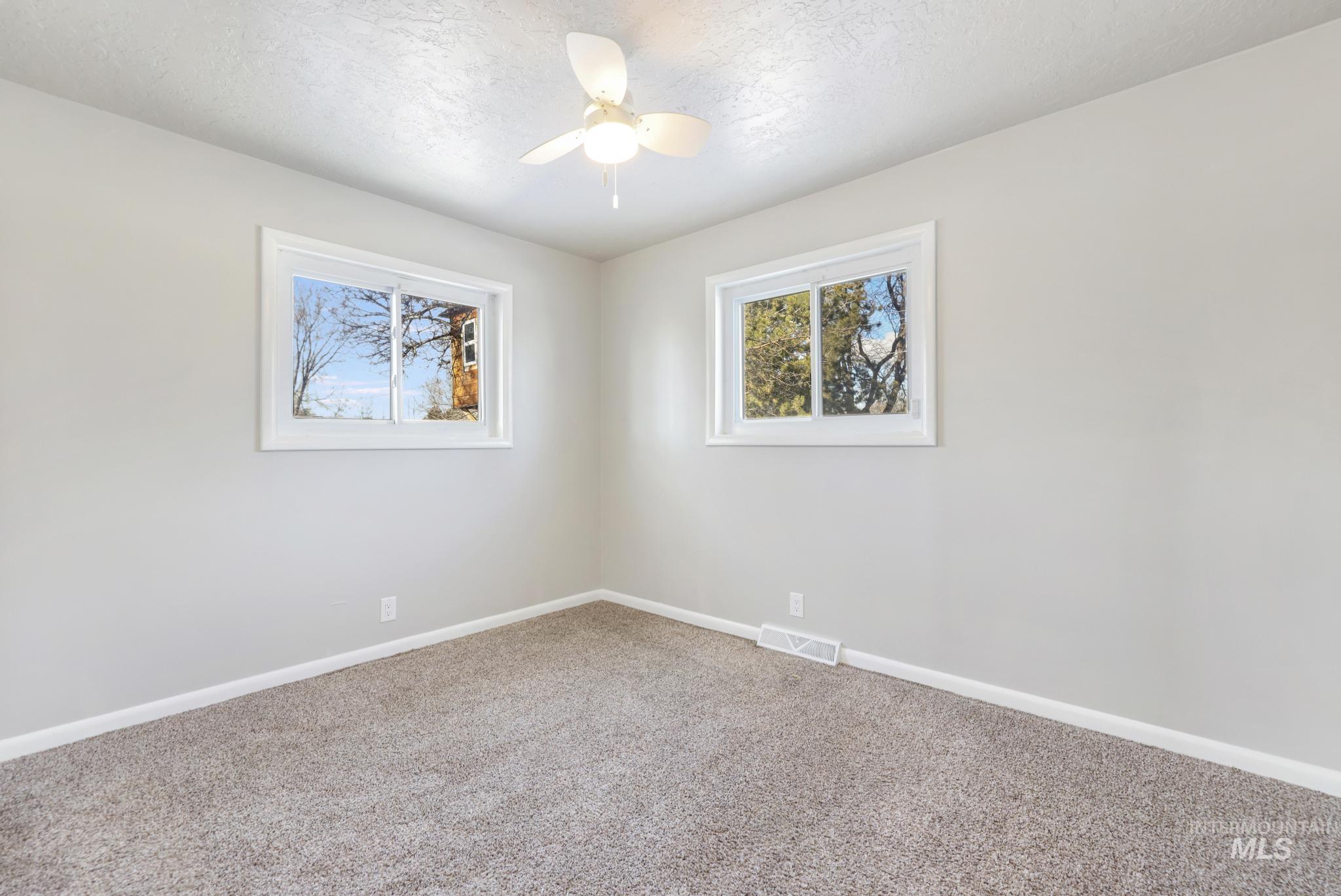 799 Northview, Twin Falls, Idaho 83301, 4 Bedrooms, 2 Bathrooms, Residential For Sale, Price $385,000,MLS 98971399