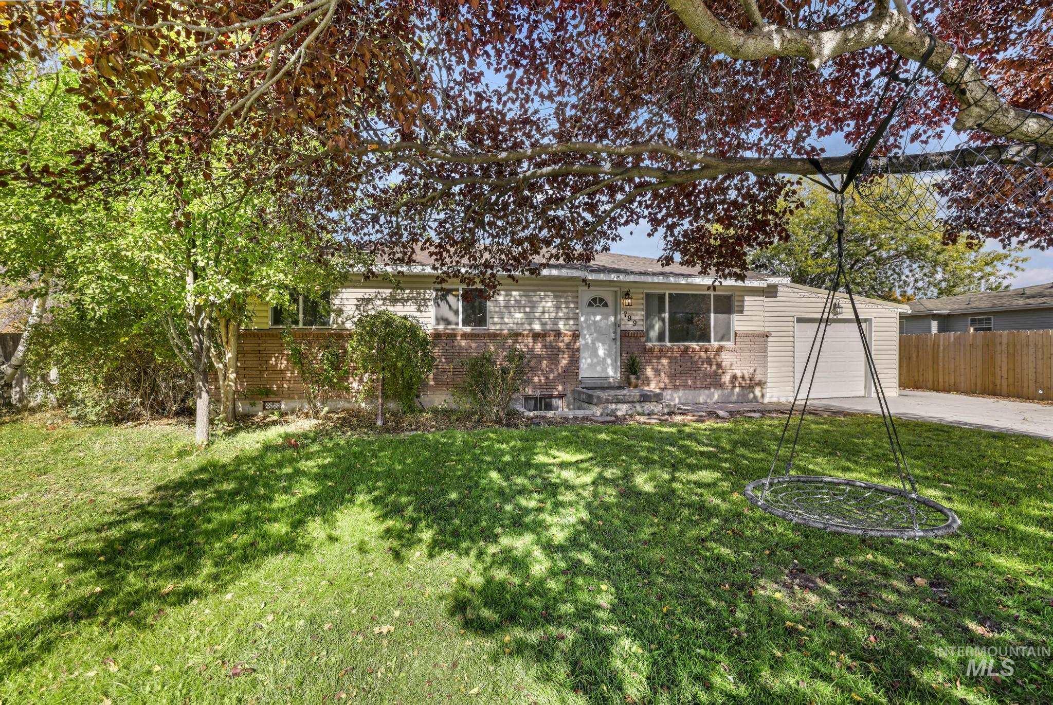 799 Northview, Twin Falls, Idaho 83301, 4 Bedrooms, 2 Bathrooms, Residential For Sale, Price $385,000,MLS 98971399