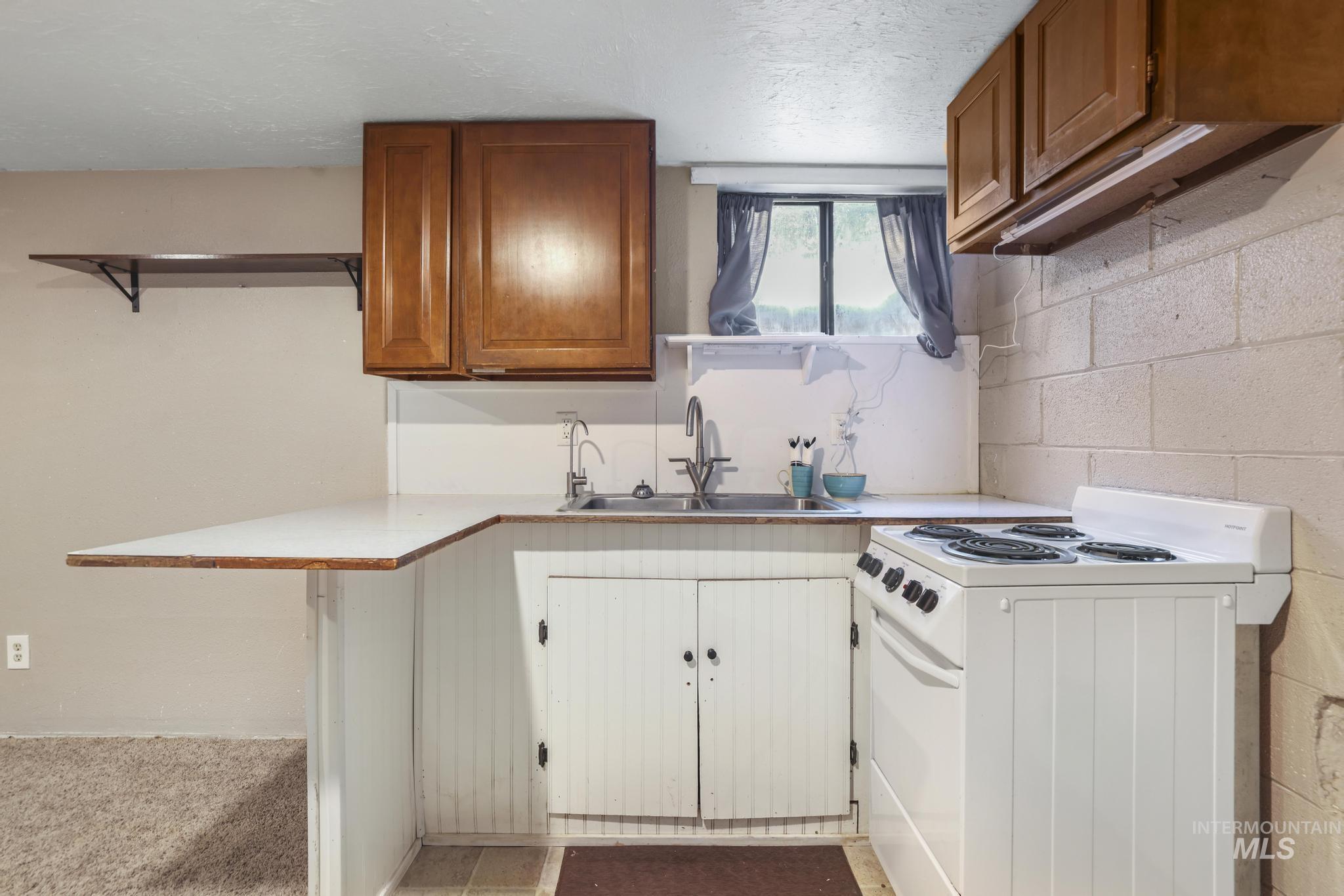 799 Northview, Twin Falls, Idaho 83301, 4 Bedrooms, 2 Bathrooms, Residential For Sale, Price $385,000,MLS 98971399