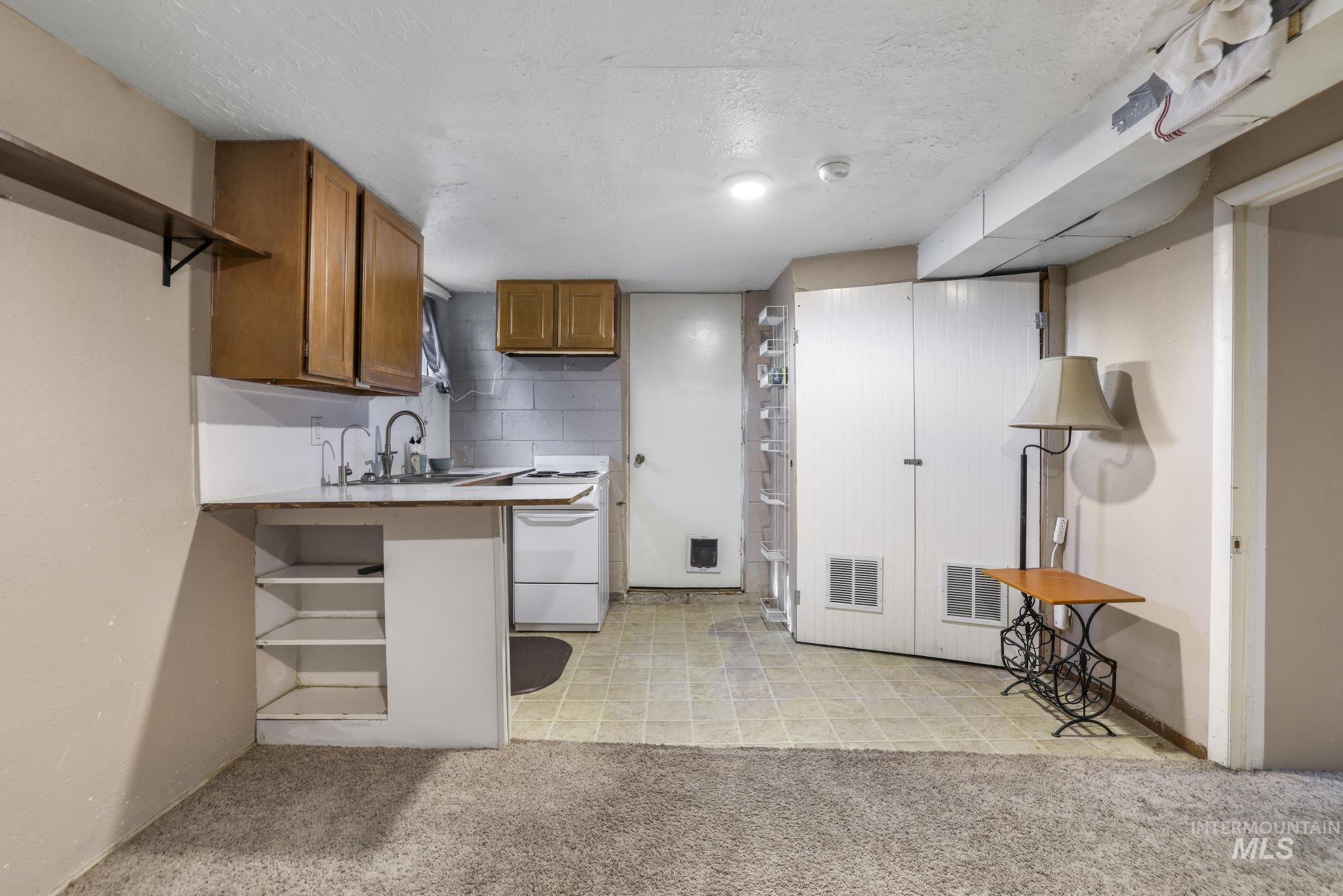 799 Northview, Twin Falls, Idaho 83301, 4 Bedrooms, 2 Bathrooms, Residential For Sale, Price $385,000,MLS 98971399