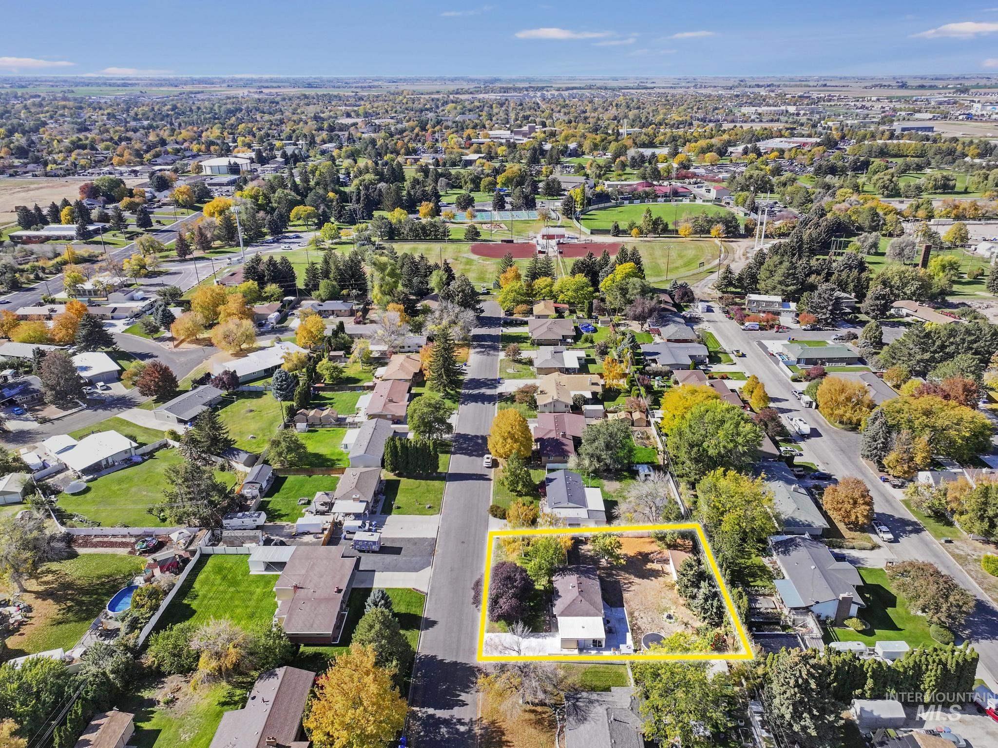 799 Northview, Twin Falls, Idaho 83301, 4 Bedrooms, 2 Bathrooms, Residential For Sale, Price $385,000,MLS 98971399