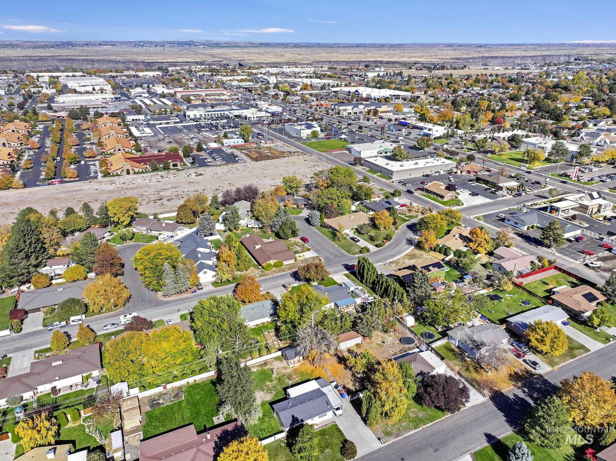 799 Northview, Twin Falls, Idaho 83301, 4 Bedrooms, 2 Bathrooms, Residential For Sale, Price $385,000,MLS 98971399