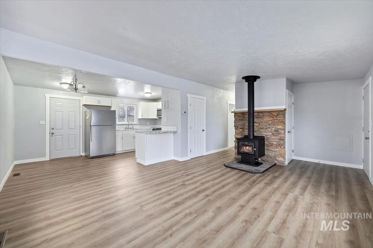 1250 E 4th N, Mountain Home, Idaho 83647, 3 Bedrooms, 1 Bathroom, Residential For Sale, Price $239,000,MLS 98971401