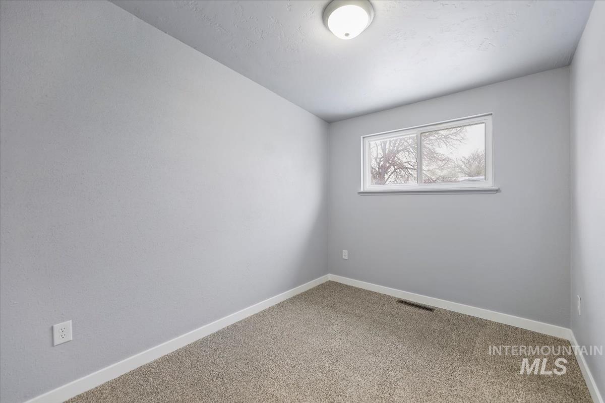 1250 E 4th N, Mountain Home, Idaho 83647, 3 Bedrooms, 1 Bathroom, Residential For Sale, Price $239,000,MLS 98971401