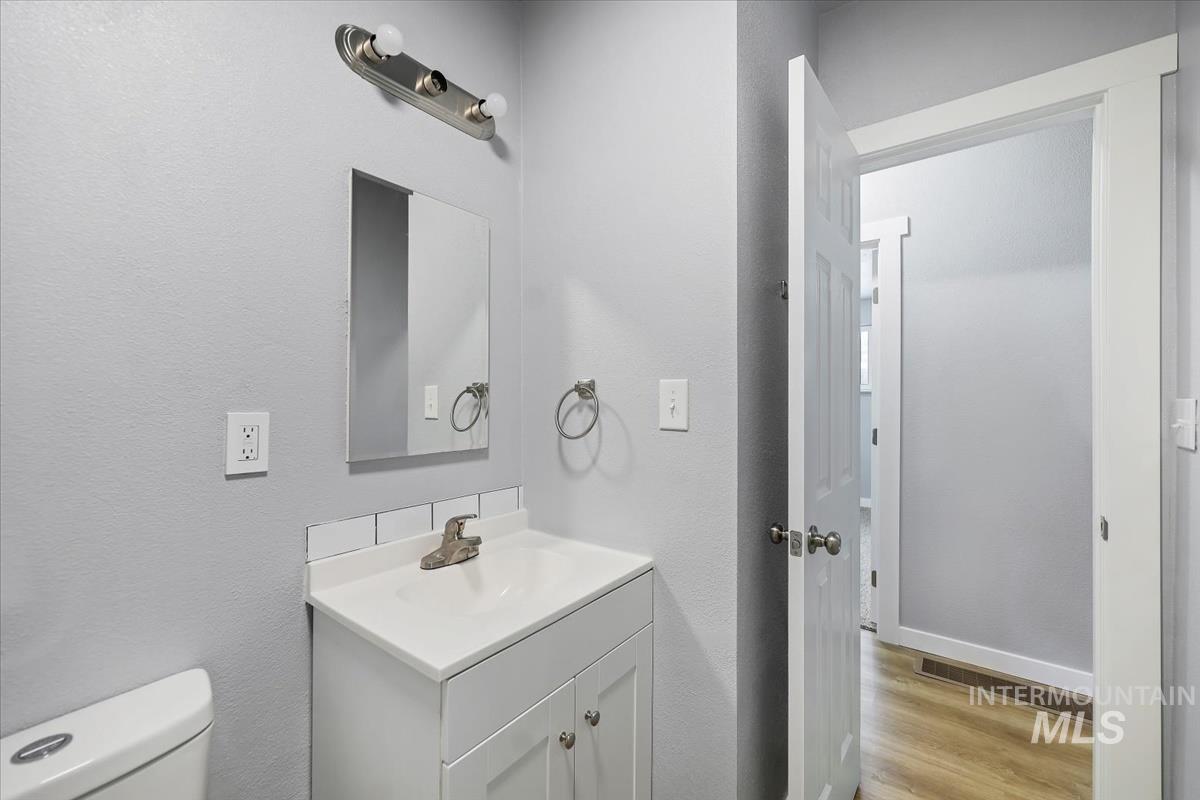 1250 E 4th N, Mountain Home, Idaho 83647, 3 Bedrooms, 1 Bathroom, Residential For Sale, Price $239,000,MLS 98971401