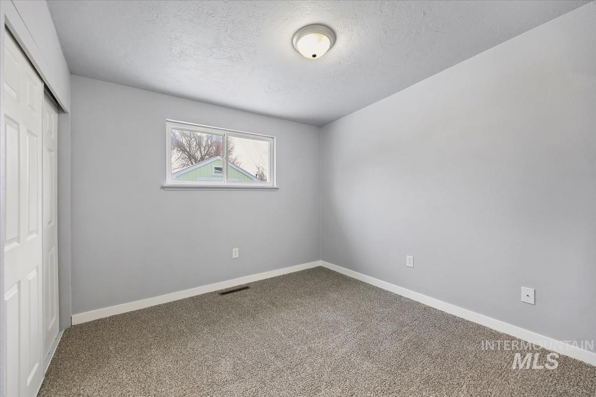 1250 E 4th N, Mountain Home, Idaho 83647, 3 Bedrooms, 1 Bathroom, Residential For Sale, Price $239,000,MLS 98971401