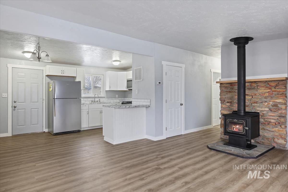 1250 E 4th N, Mountain Home, Idaho 83647, 3 Bedrooms, 1 Bathroom, Residential For Sale, Price $239,000,MLS 98971401