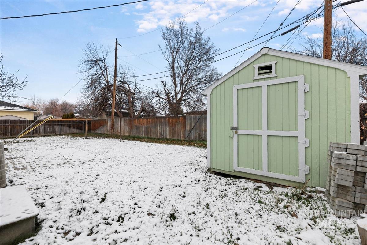 1250 E 4th N, Mountain Home, Idaho 83647, 3 Bedrooms, 1 Bathroom, Residential For Sale, Price $239,000,MLS 98971401