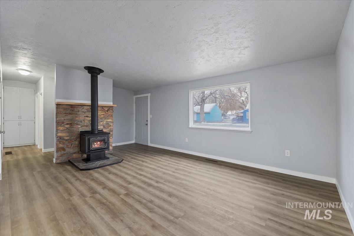 1250 E 4th N, Mountain Home, Idaho 83647, 3 Bedrooms, 1 Bathroom, Residential For Sale, Price $239,000,MLS 98971401