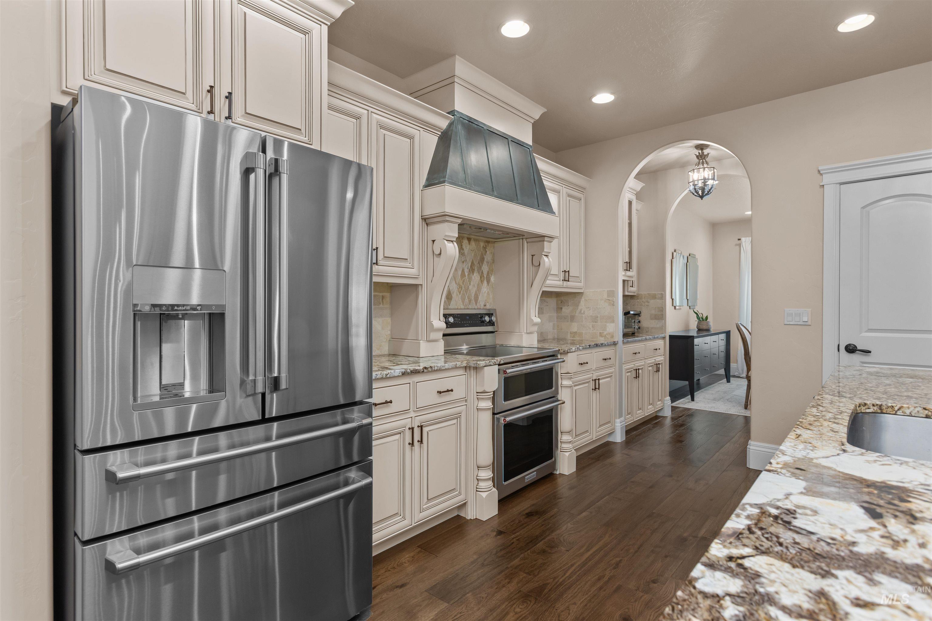 1228 E Pennsylvania Place, Nampa, Idaho 83686, 3 Bedrooms, 2.5 Bathrooms, Residential For Sale, Price $685,000,MLS 98971402