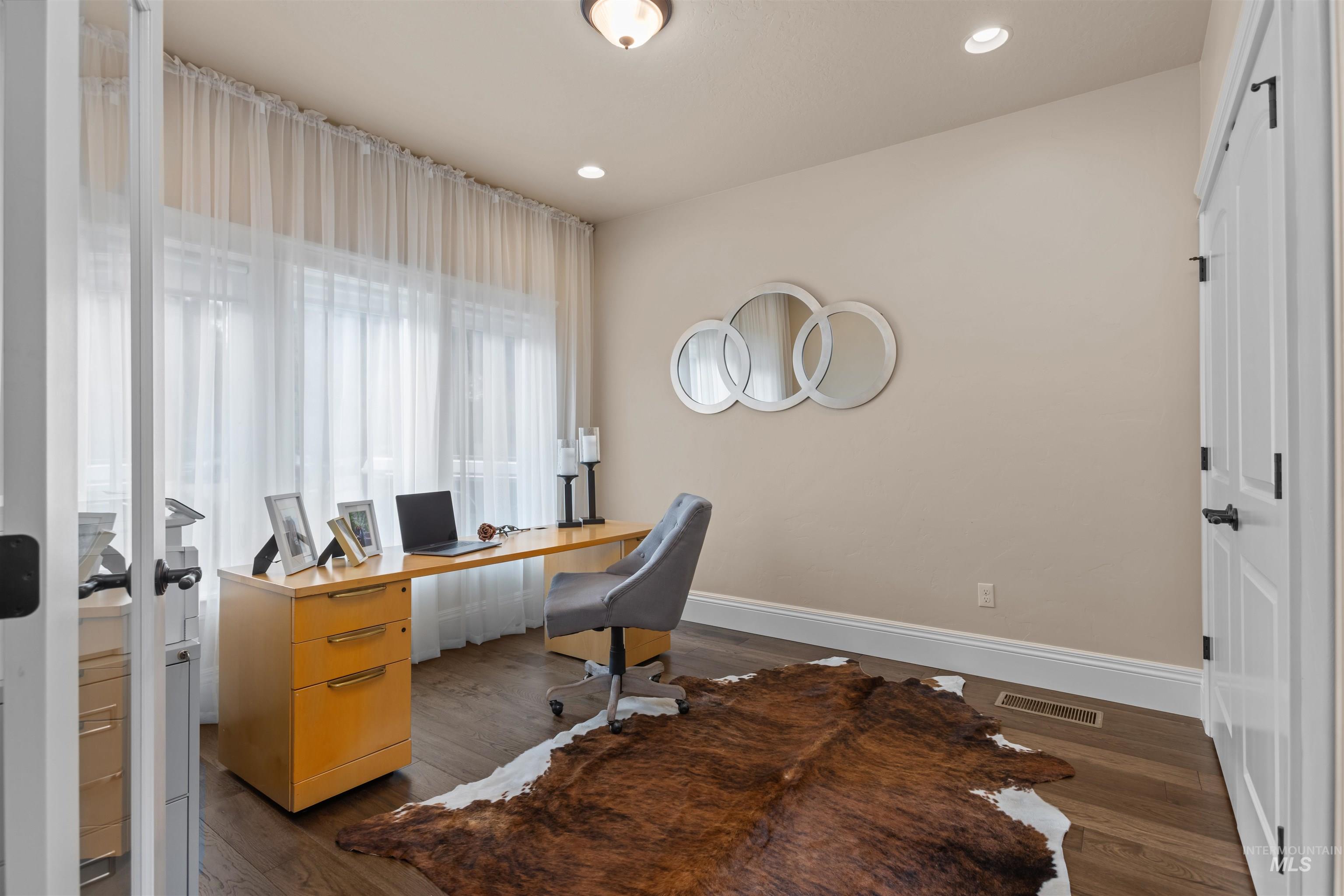 1228 E Pennsylvania Place, Nampa, Idaho 83686, 3 Bedrooms, 2.5 Bathrooms, Residential For Sale, Price $685,000,MLS 98971402