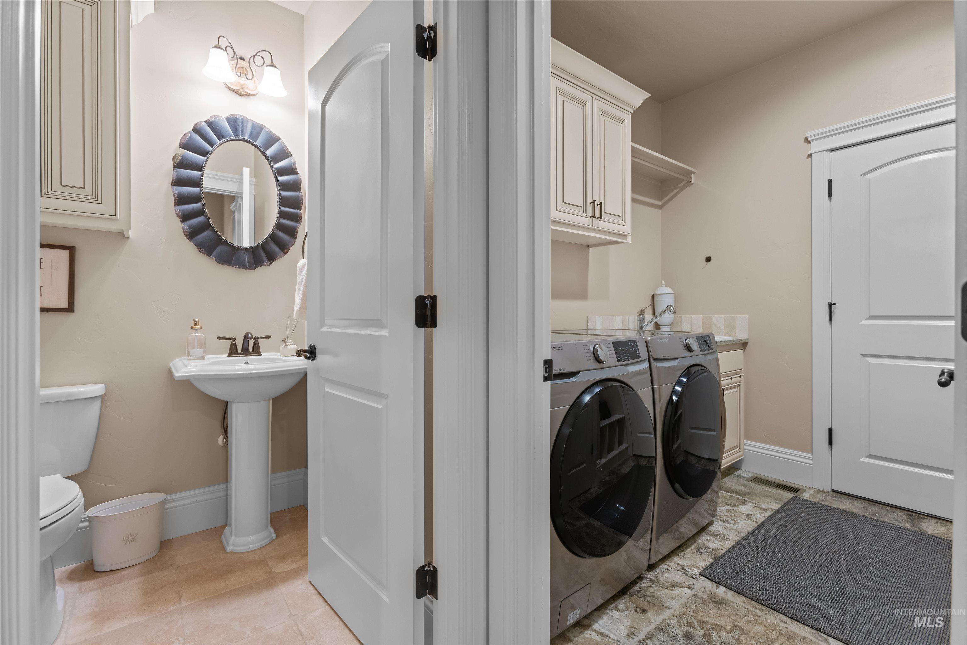 1228 E Pennsylvania Place, Nampa, Idaho 83686, 3 Bedrooms, 2.5 Bathrooms, Residential For Sale, Price $685,000,MLS 98971402