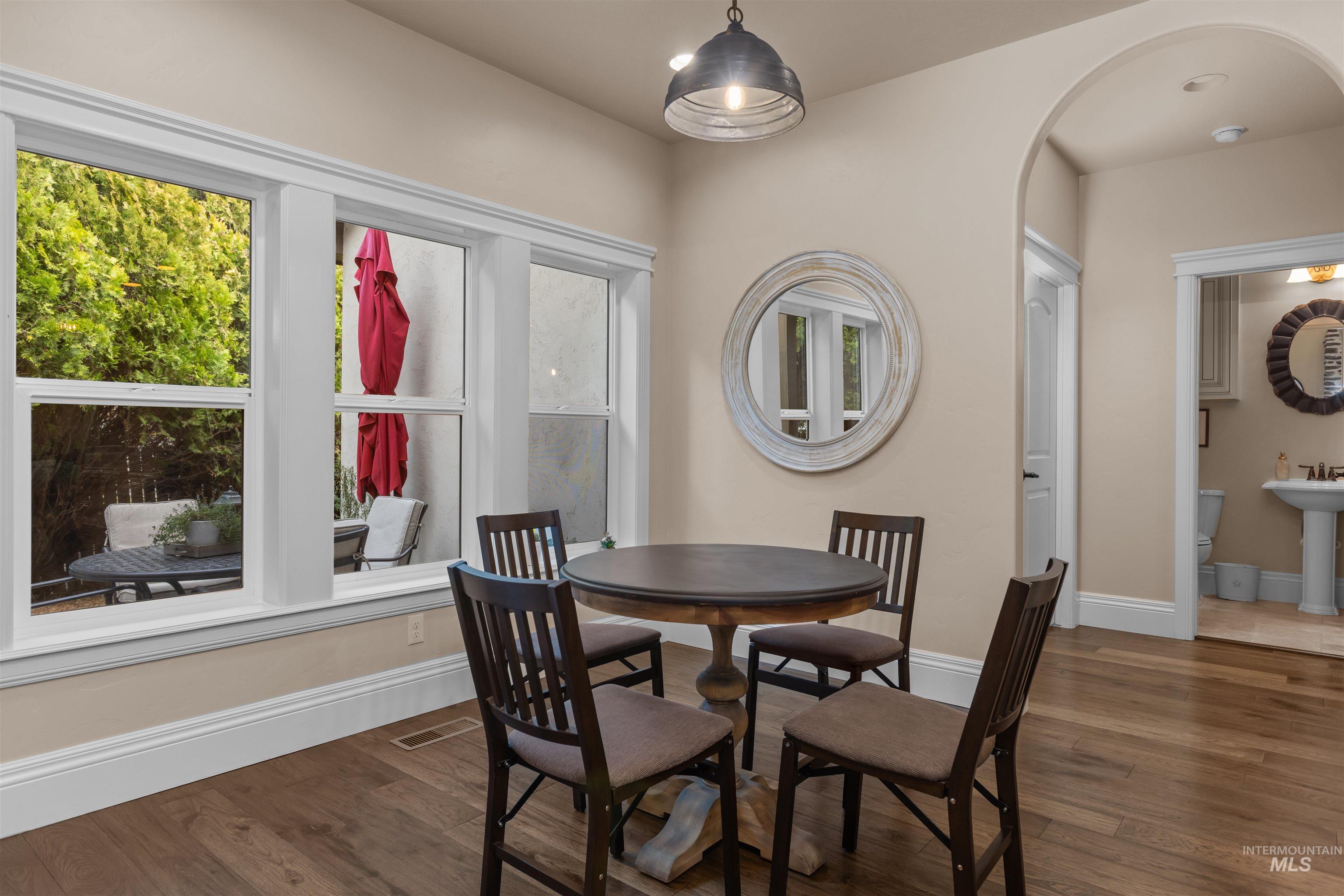 1228 E Pennsylvania Place, Nampa, Idaho 83686, 3 Bedrooms, 2.5 Bathrooms, Residential For Sale, Price $685,000,MLS 98971402