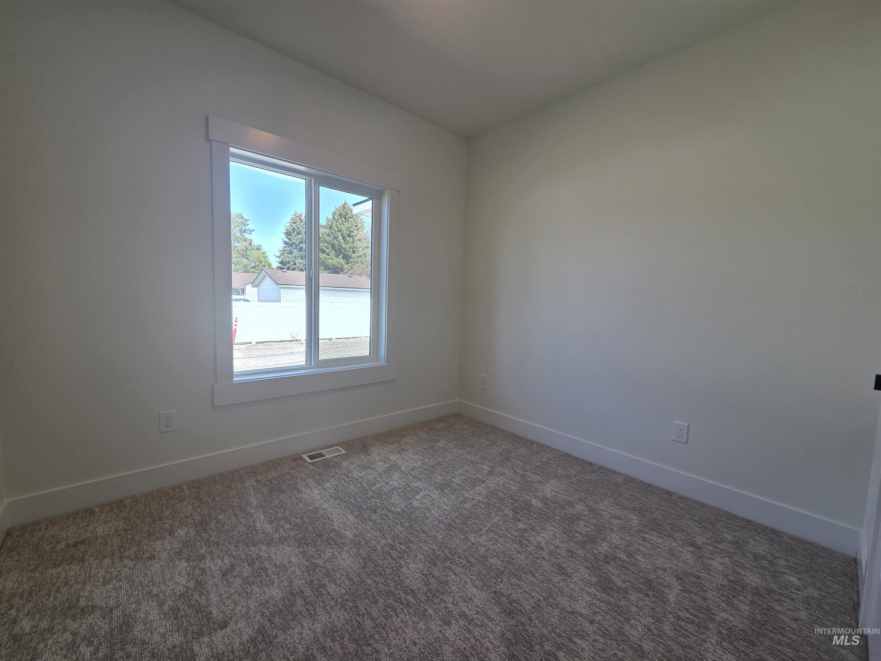 550 Oxford St, Burley, Idaho 83318, 3 Bedrooms, 2 Bathrooms, Residential For Sale, Price $332,465,MLS 98971403