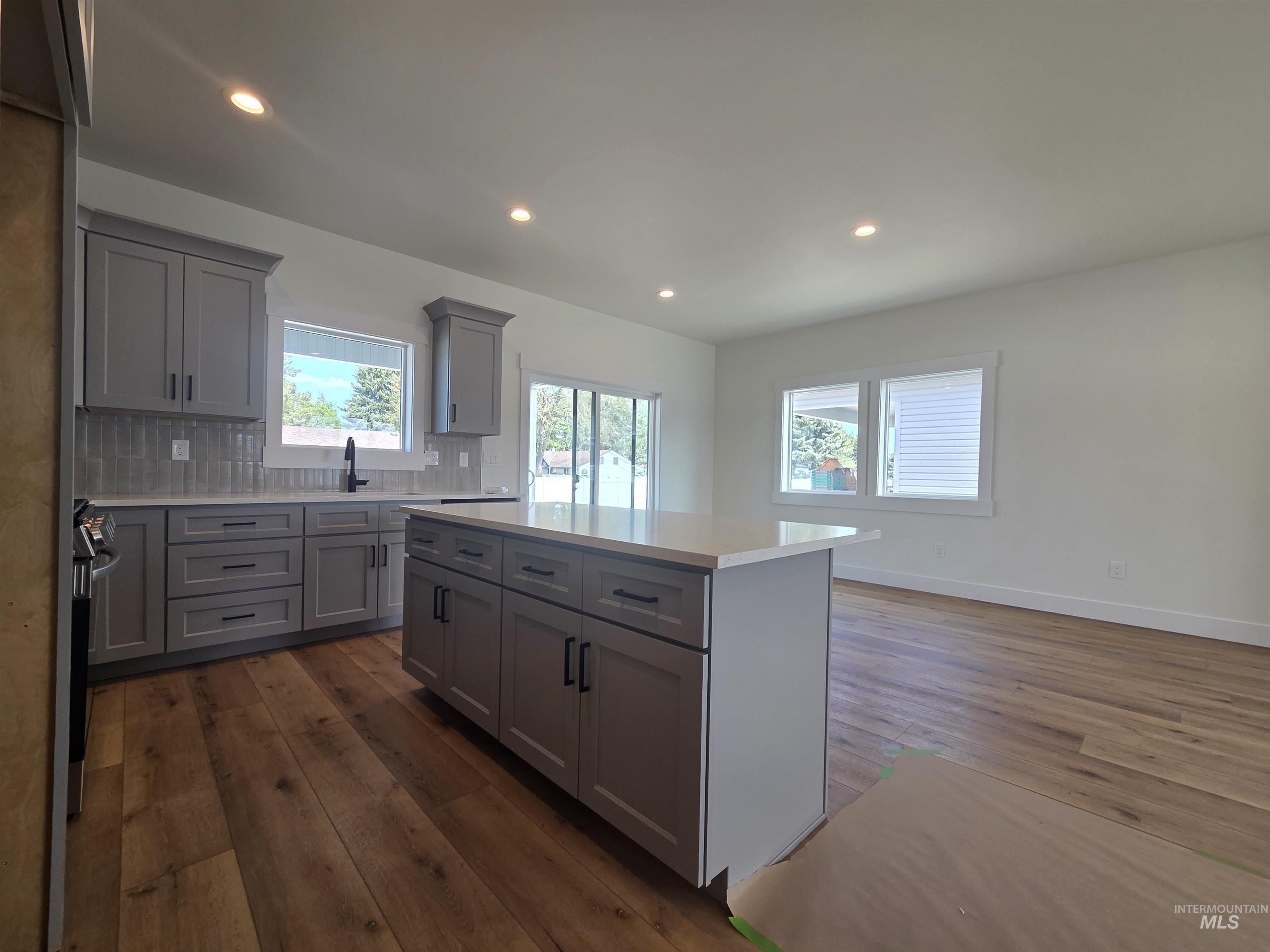 550 Oxford St, Burley, Idaho 83318, 3 Bedrooms, 2 Bathrooms, Residential For Sale, Price $332,465,MLS 98971403