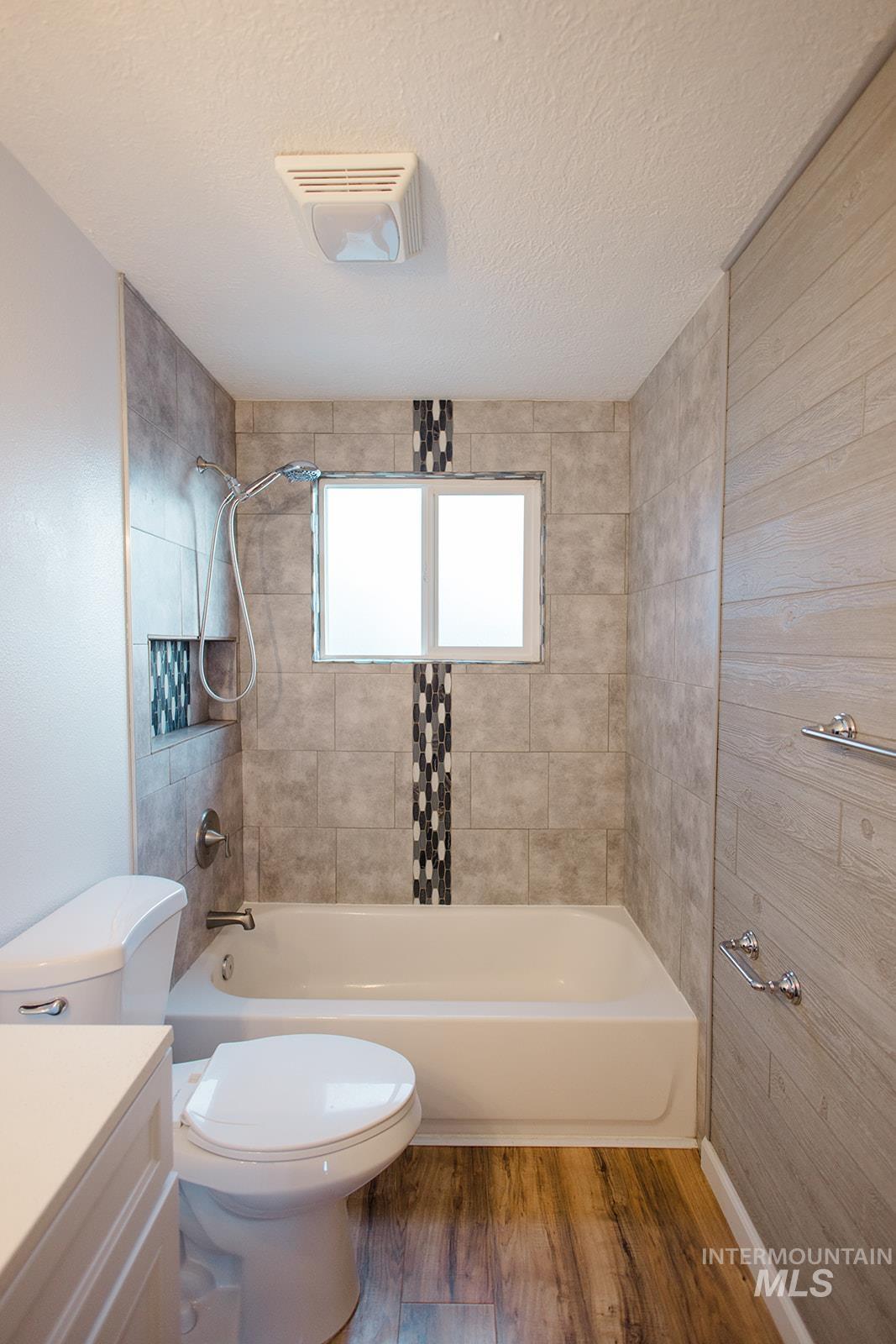 1320 E 4Th N, Mountain Home, Idaho 83647, 3 Bedrooms, 1 Bathroom, Residential For Sale, Price $265,000,MLS 98971405